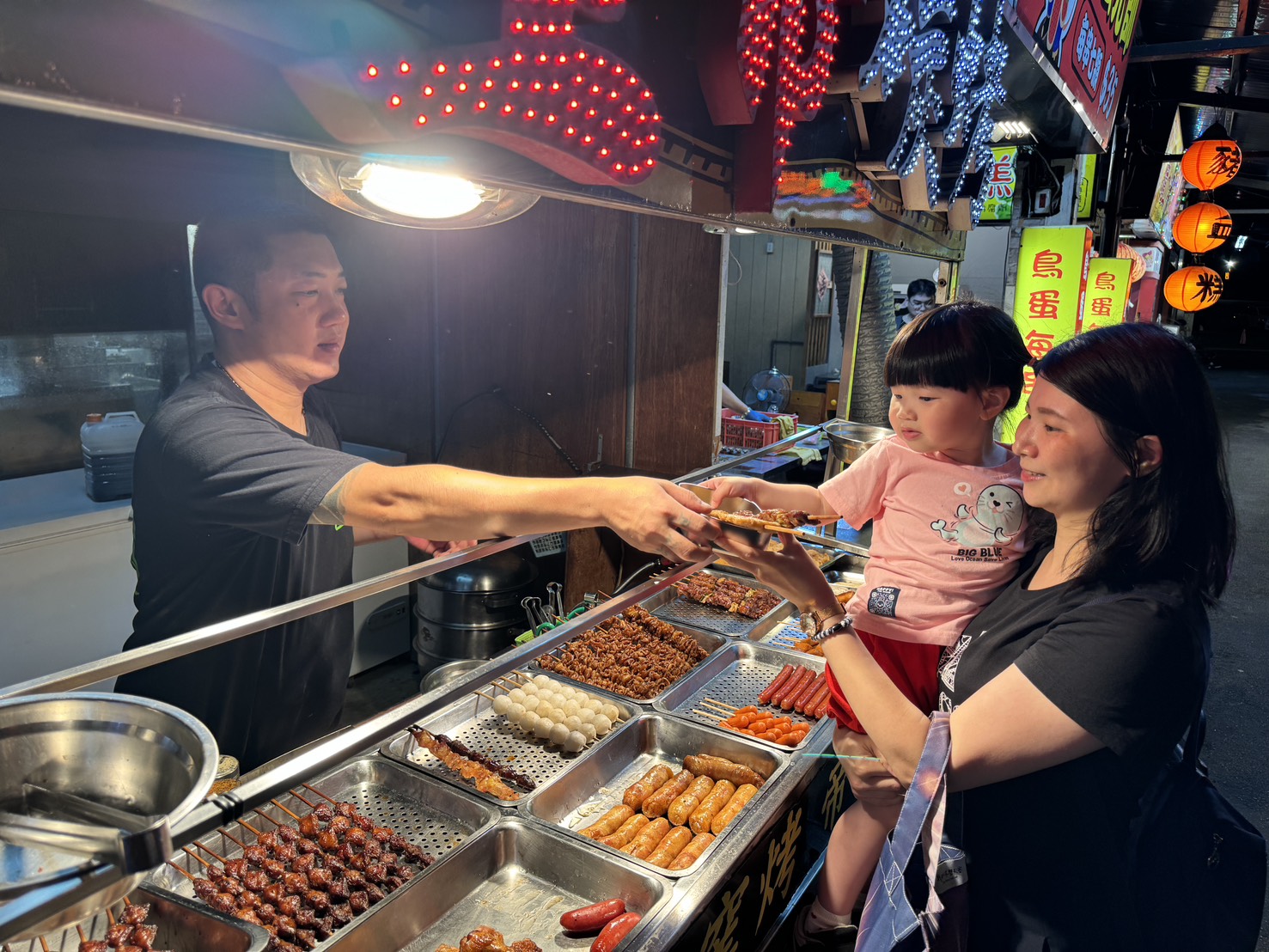 享受在地美食的同時，邀大家一同實踐減塑3招－「自備、重複、少用」