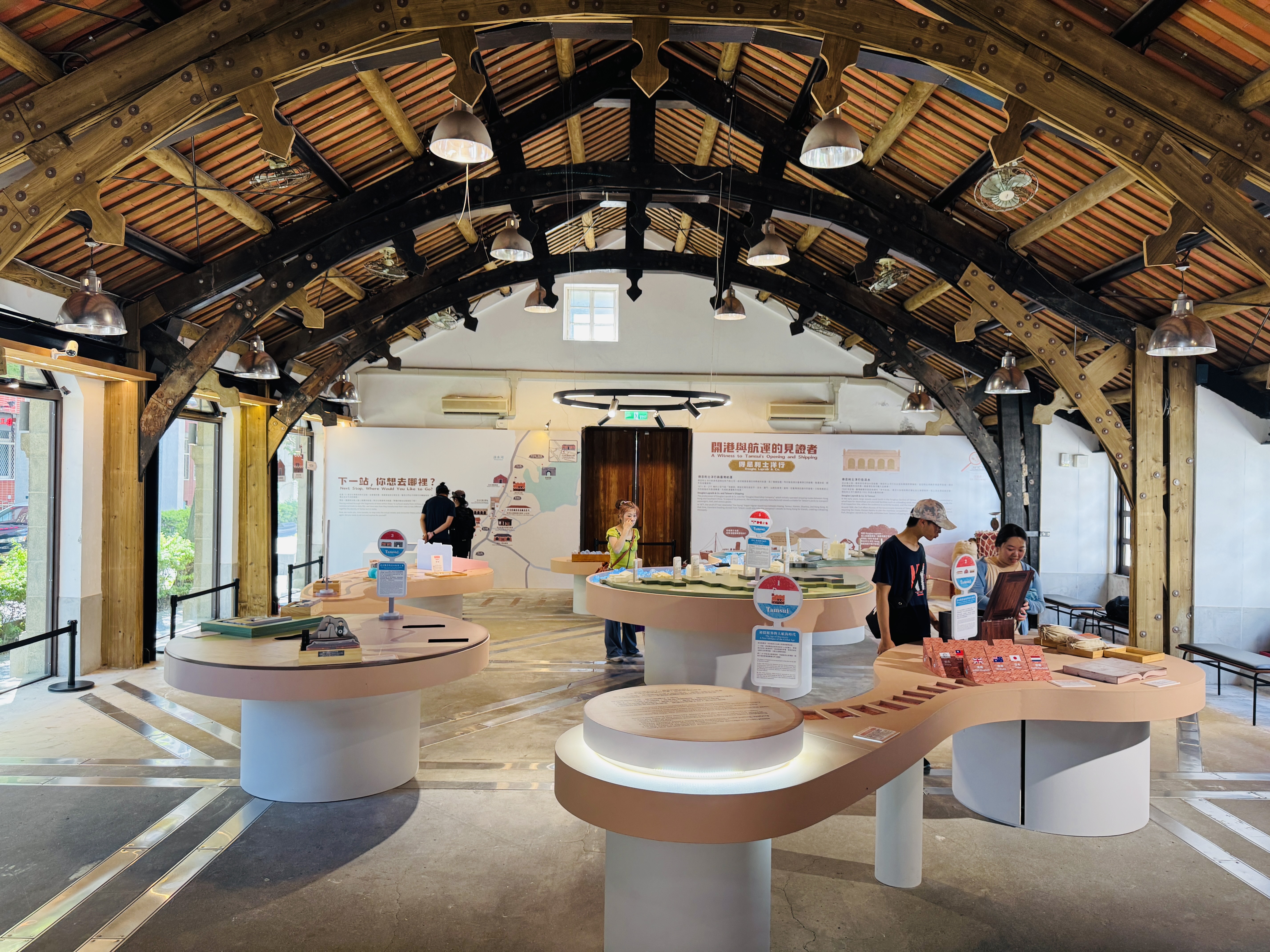 淡水古蹟博物館的全新常設展以微型館為主題，介紹博物館轄下12座文化資產。