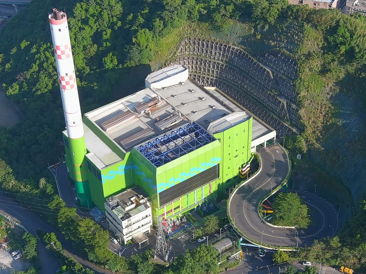 新店垃圾焚化廠全面引進「AI人工智慧燃燒控制系統」，穩定焚化效能並落實污染減量