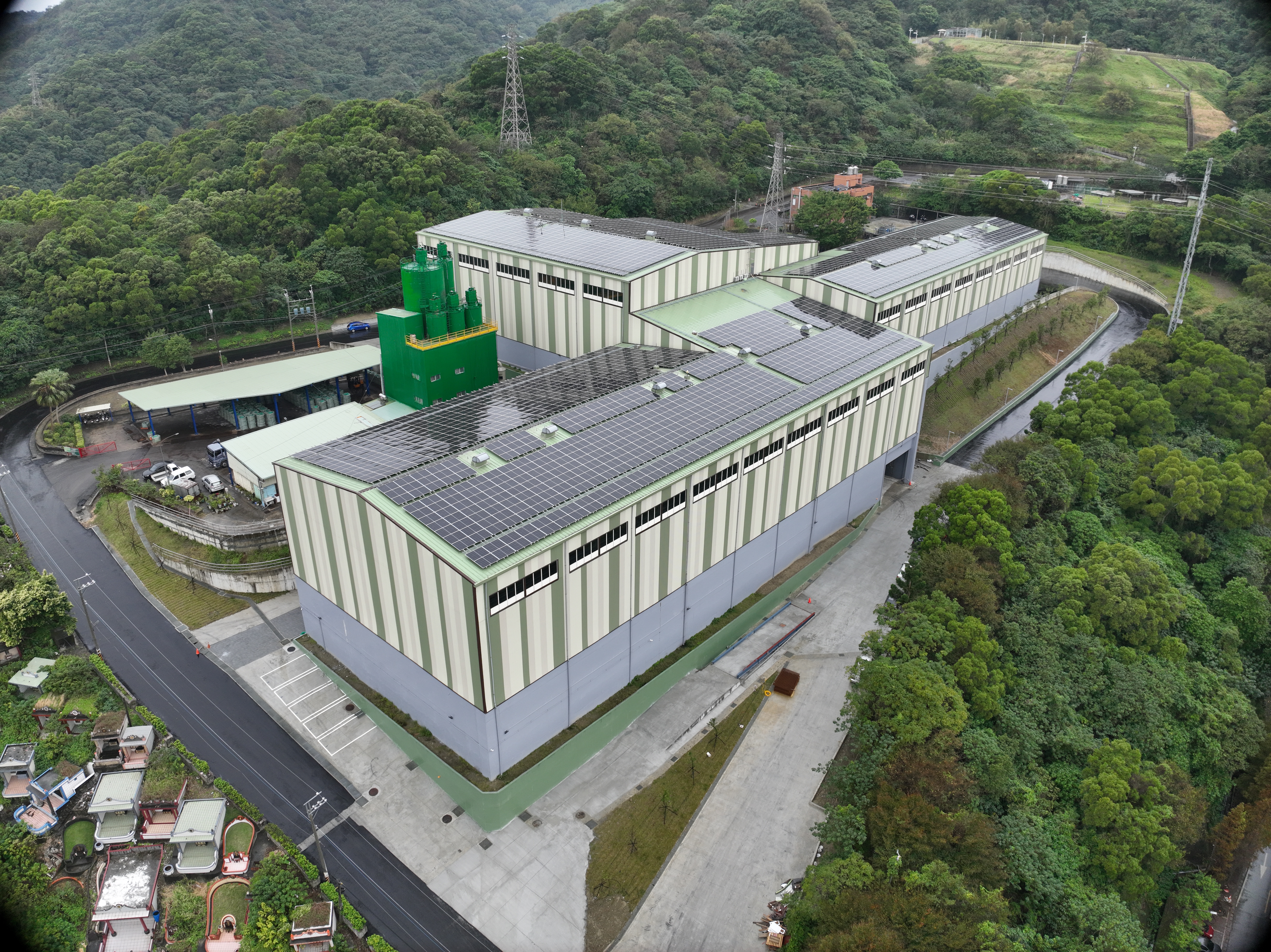 全國首座密閉式自動化底渣處理廠「廢棄物處理資源中心」