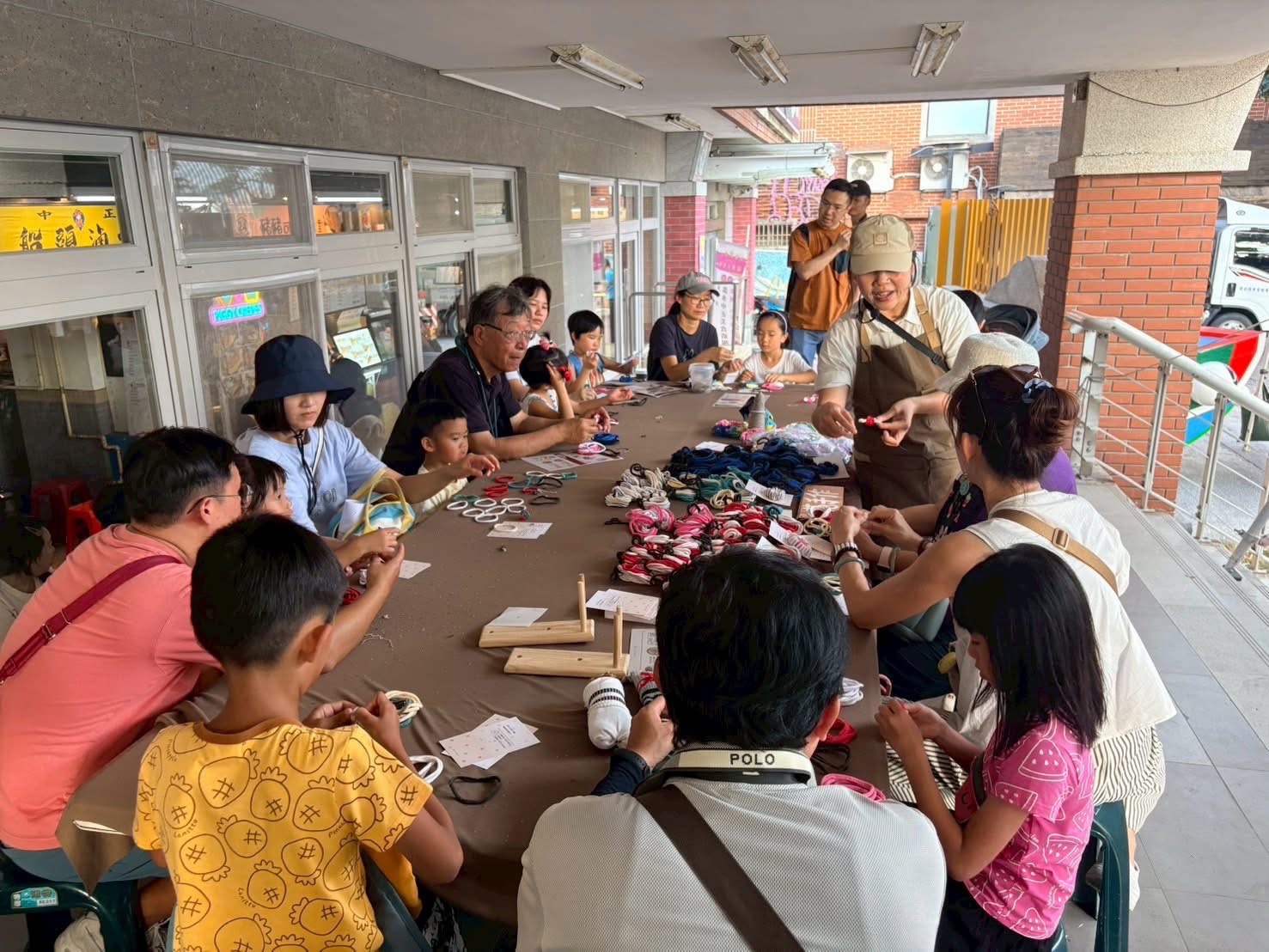 走進淡水，漫遊百年河岸！暑假期間限定「創意繪畫著色比賽」，邀請親子攜手用創作記錄專屬的夏日回憶。
