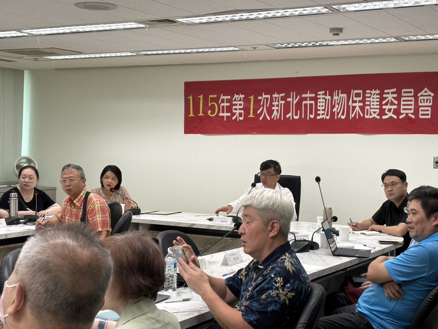 委員分別對於山豬吊、捕獸鋏禁用提出看法。