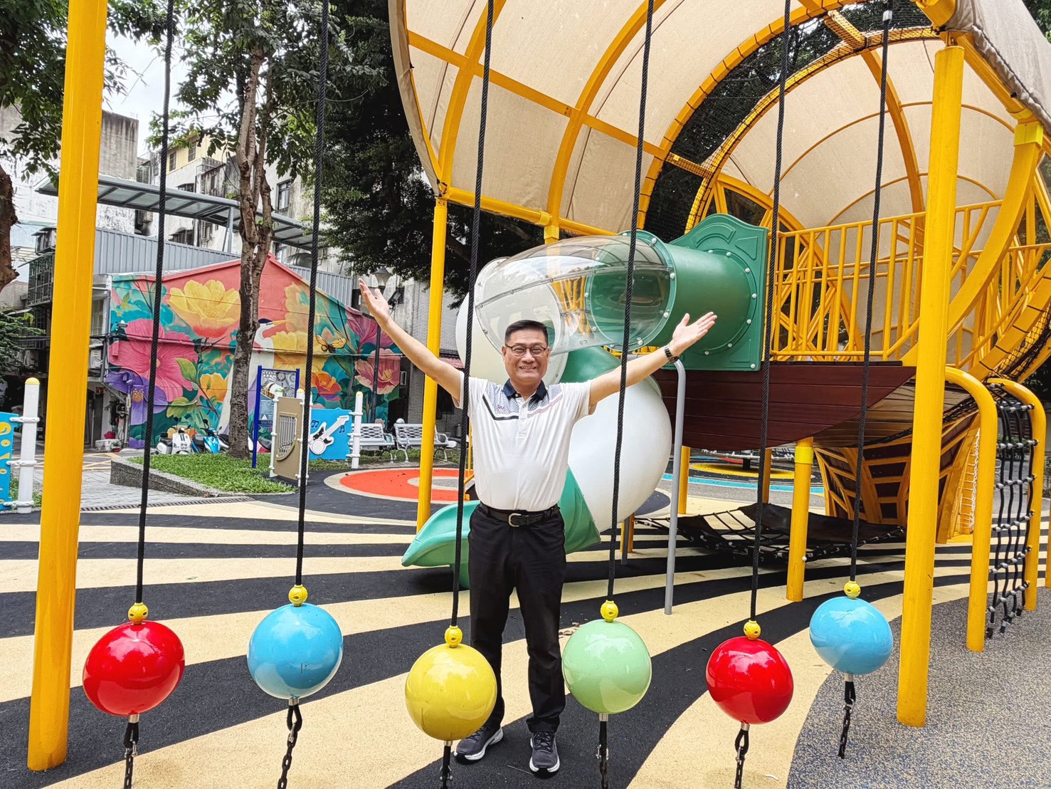 三重區長王坤南歡迎市民朋友一起來改造後的龍濱公園遊玩