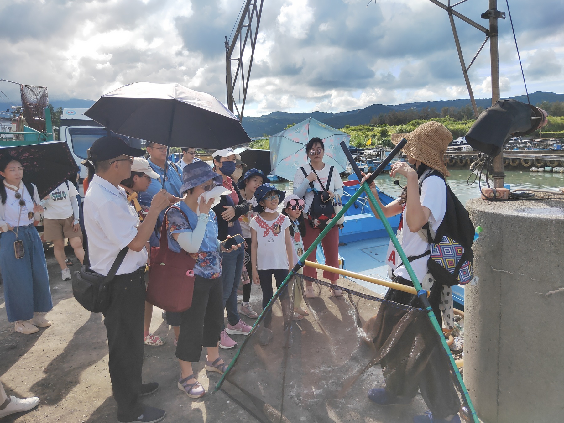 以「金山磺火捕魚蹦火仔」結合在地漁村文化生活圈，於7月12日、8月1日及8月9日推出行旅導覽體驗。
