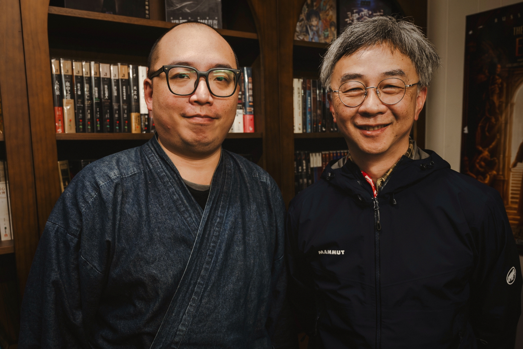 主持人知名作家唐墨(左)及國立臺灣博物館研究人員林一宏。