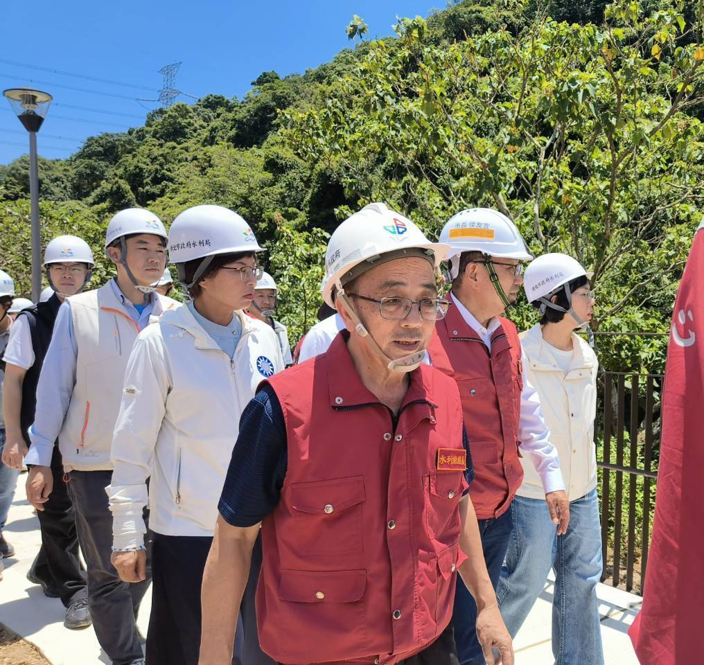 侯友宜市長實地視察萬里瑪鋉溪護岸工程，緊盯強烈颱風巴威防汛整備。