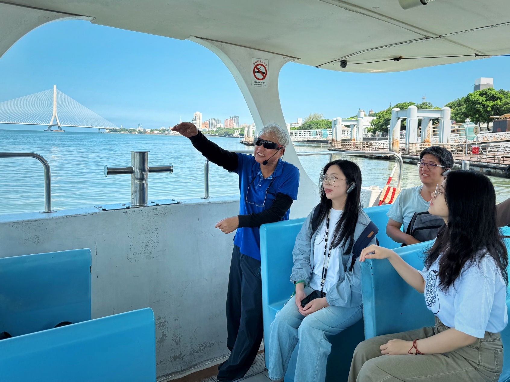 十三行博物館「綠遊雙岸-八里淡水低碳走讀」一趟旅程盡覽淡江大橋兩種風景。