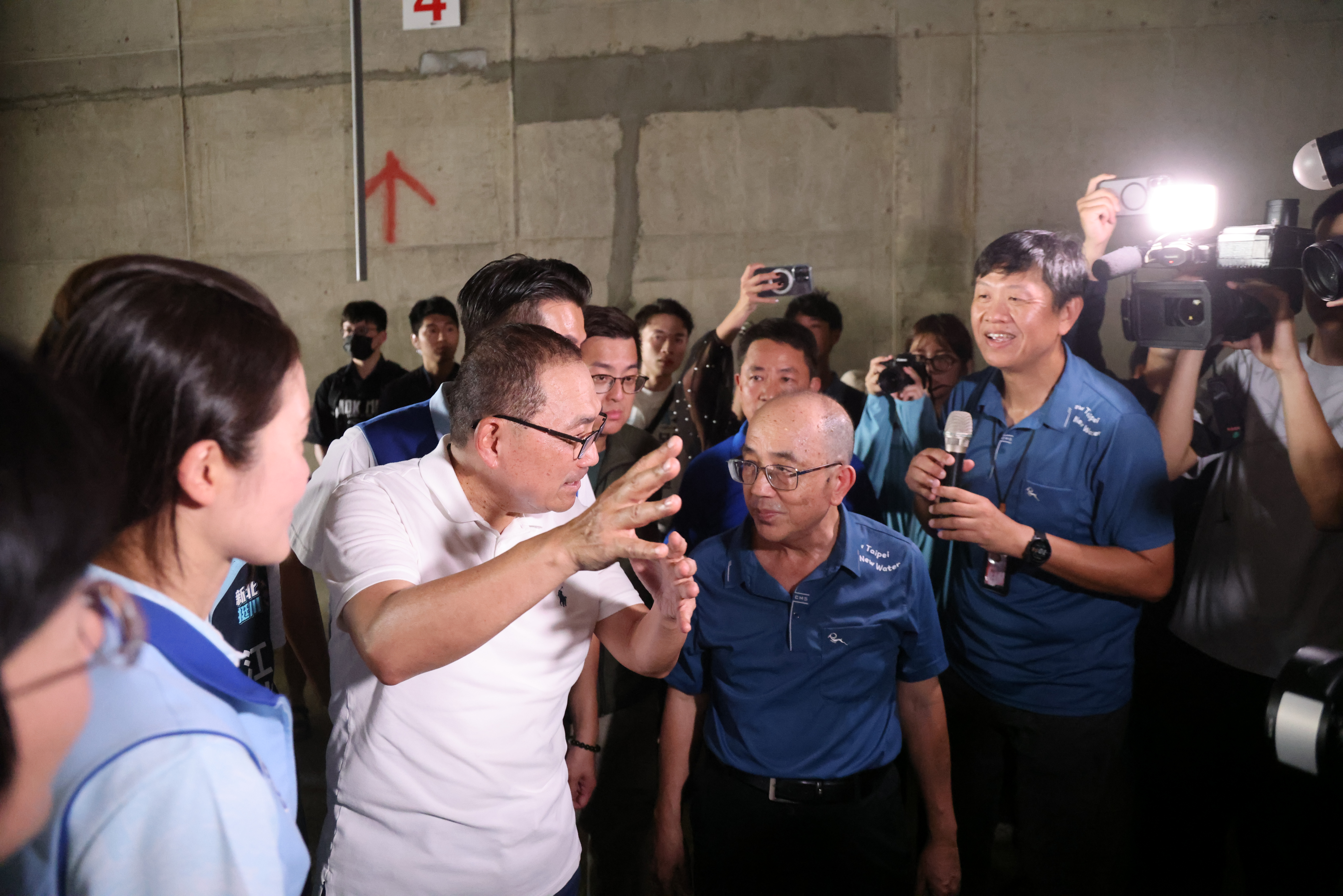 今（16）日，市長侯友宜前往視察甫於 5 月完工的「東門溪排水改善暨鳳鳴滯洪池工程」