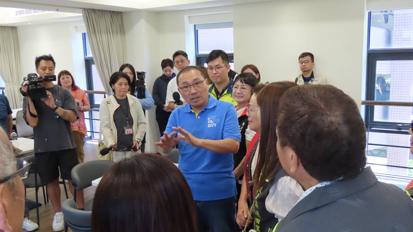 侯友宜市長關切原住民服務中心空間機能提升，盼透過溫馨、優質的環境，讓都會區族人在此找到文化歸屬感與溫暖。