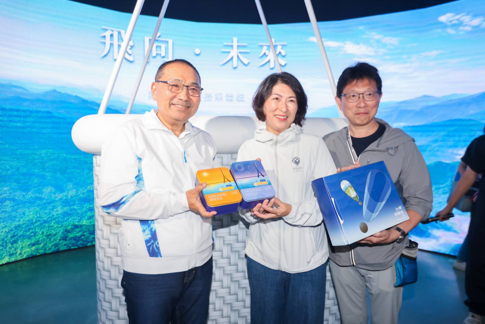 1.新北市長侯友宜今（19）日率市府團隊參訪2026台東博覽會，並與臺東縣長饒慶鈴及縣府團隊交流。