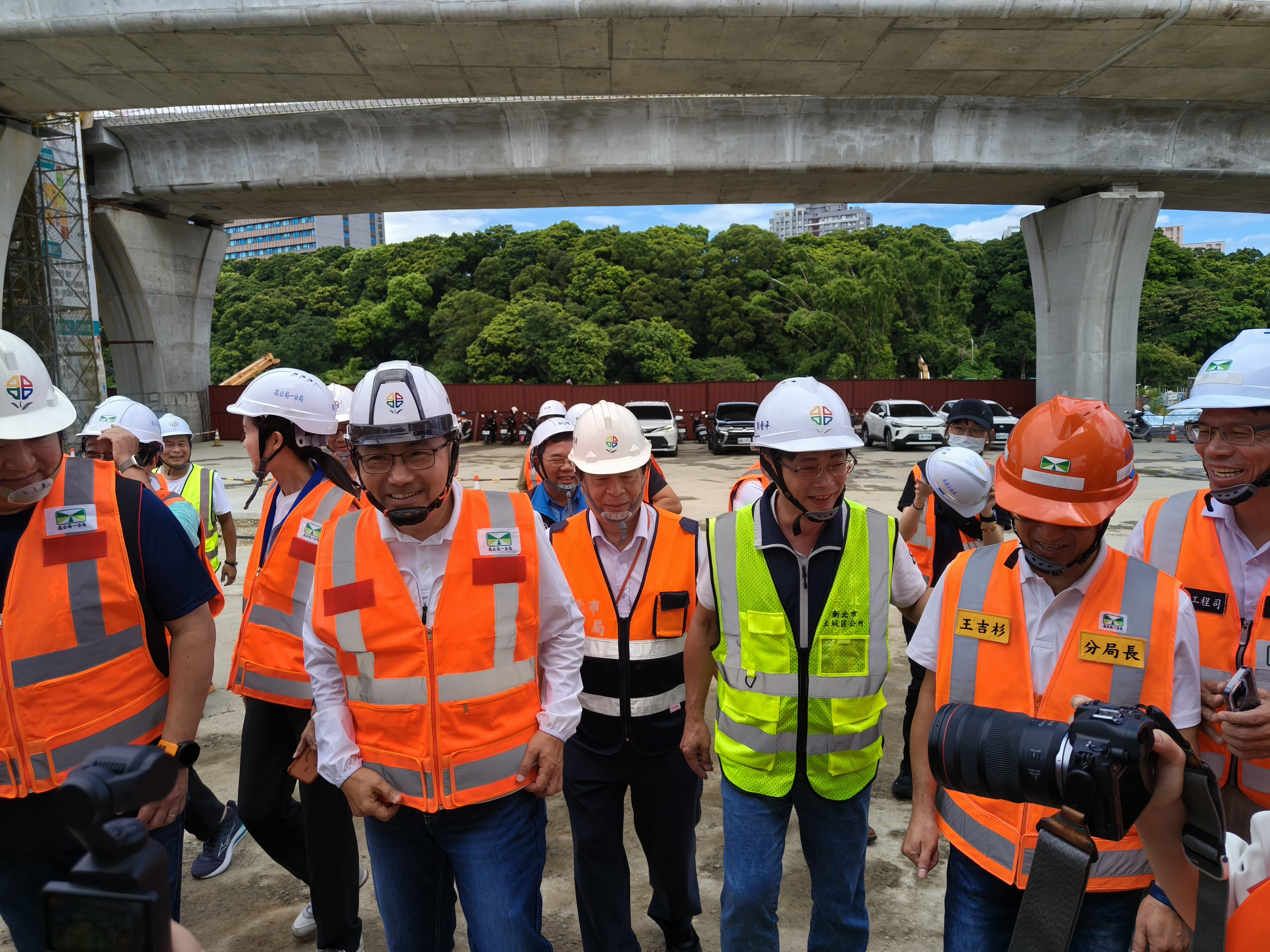 新北市長侯友宜24日前往土城區視察國道3號金城交流道工程進度。