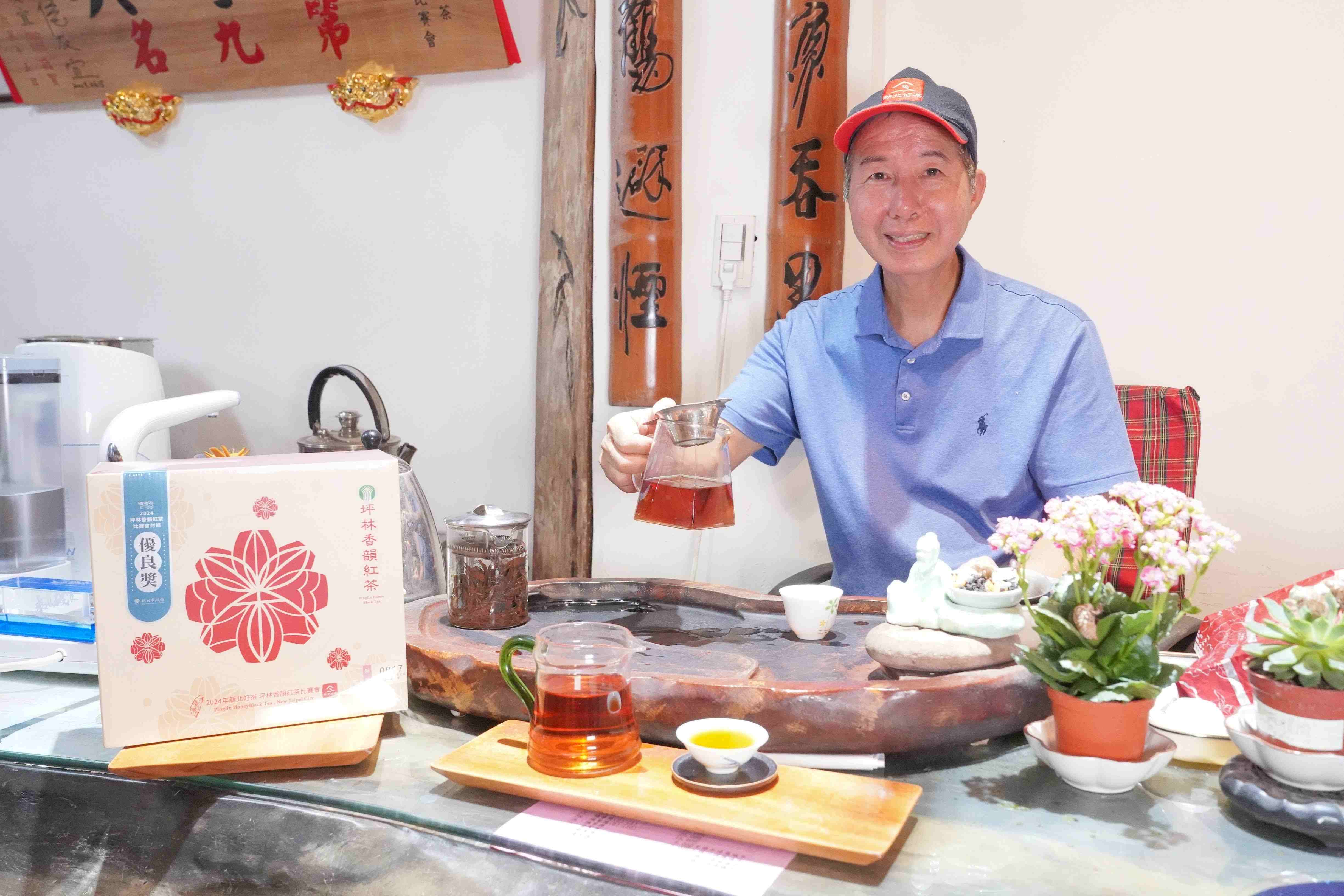特等獎周孫正替「周印茶園」寫下首度奪冠的里程碑