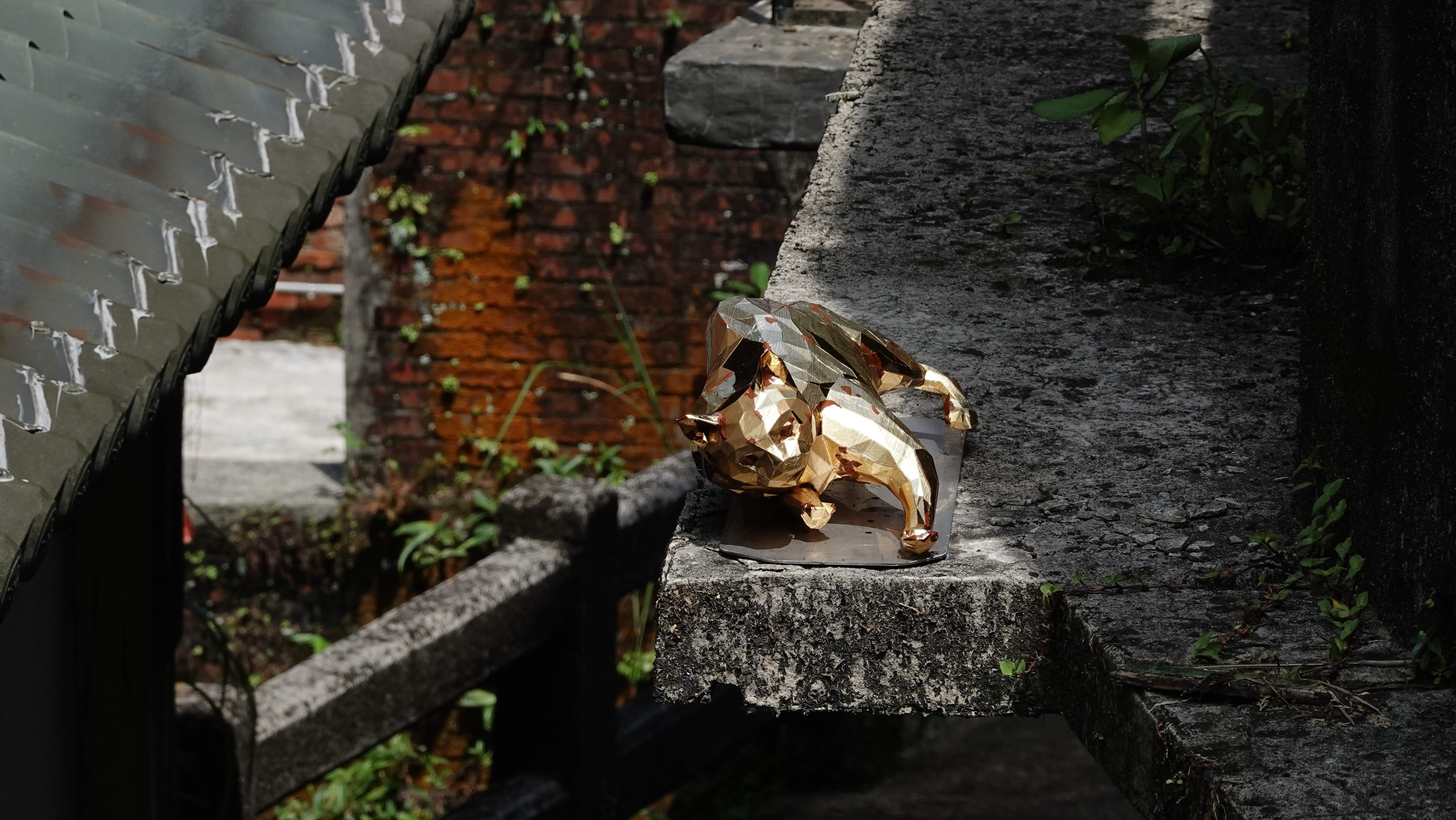 「小城生成：拼貼老街的風景」工作坊由藝術家周學涵帶領，透過拼貼創作，完成專屬自己的礦山風景。