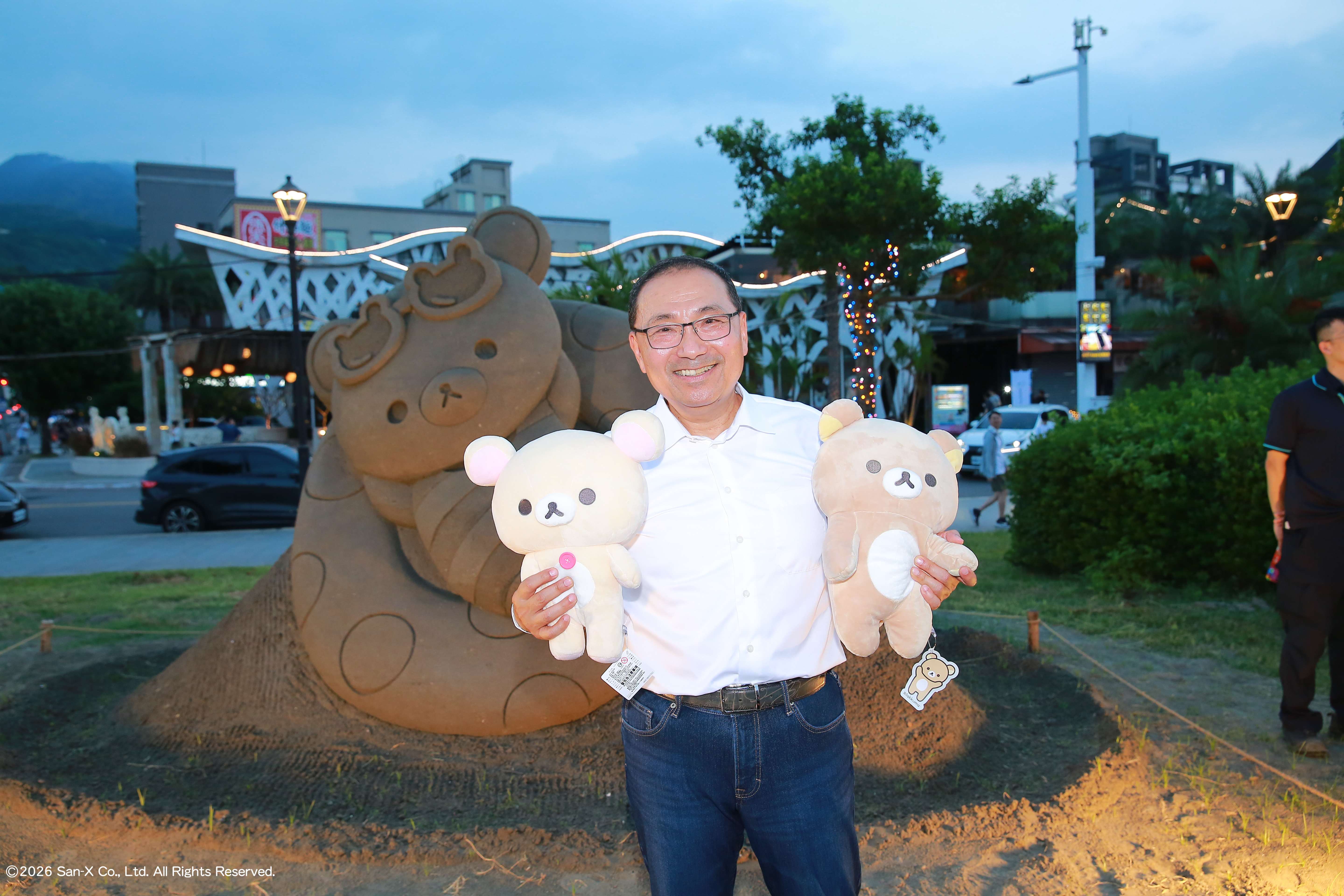  侯市長邀請民眾走訪八里左岸欣賞16座人氣角色主題沙雕