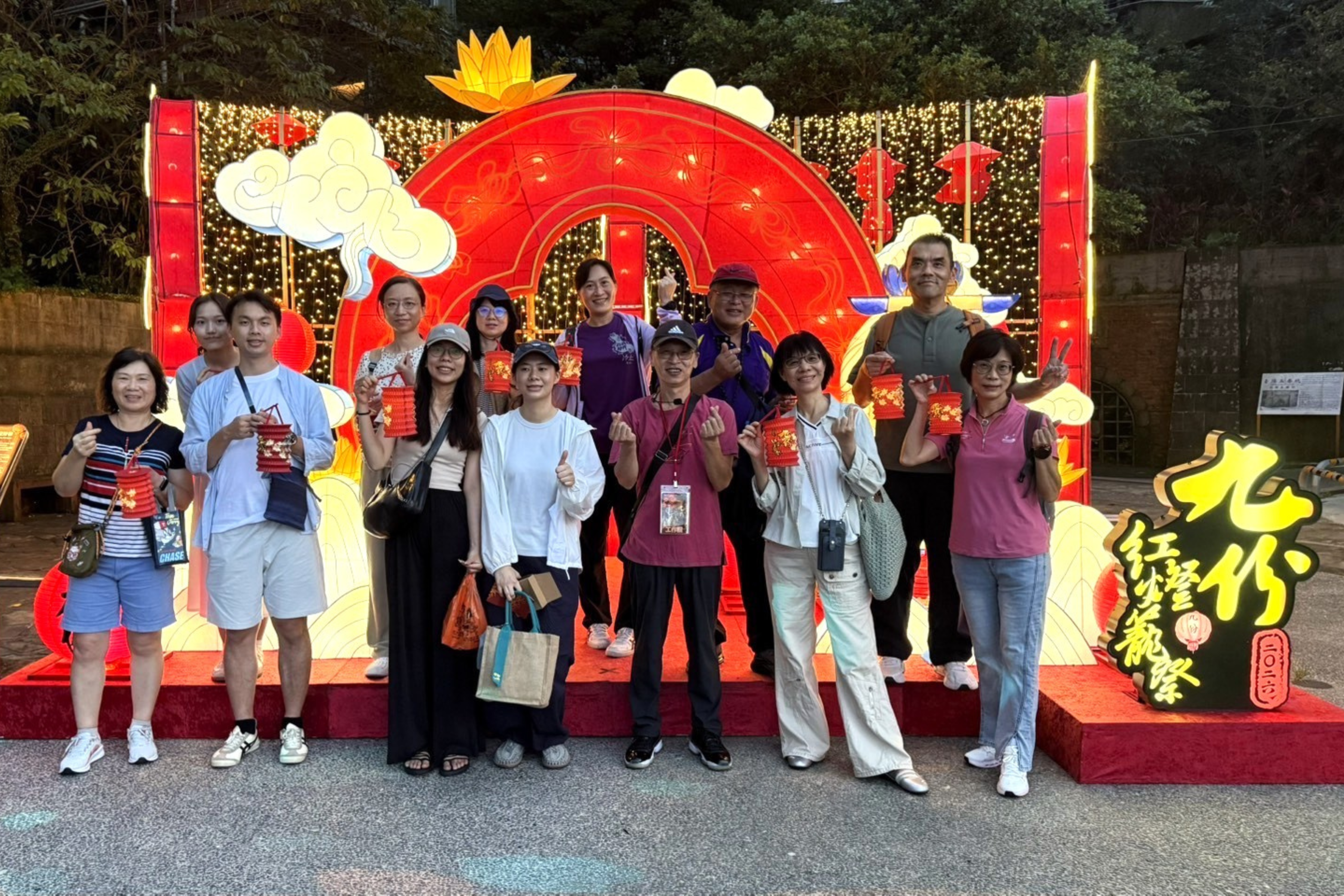 誠摯邀請民眾把握暑假最後時光，走訪九份欣賞夜間燈飾，感受山城夏夜的獨特魅力。