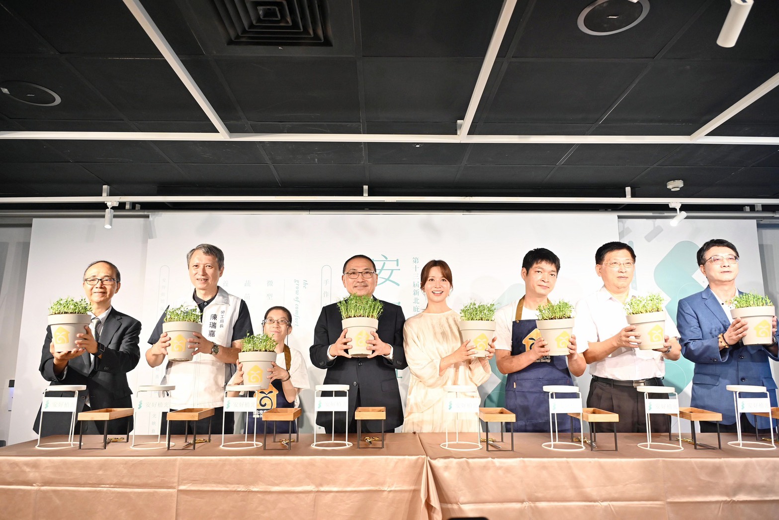 邀請民眾支持「安好植光」禮盒，以行動幫助庇護員工創造自身價值、回饋社會。