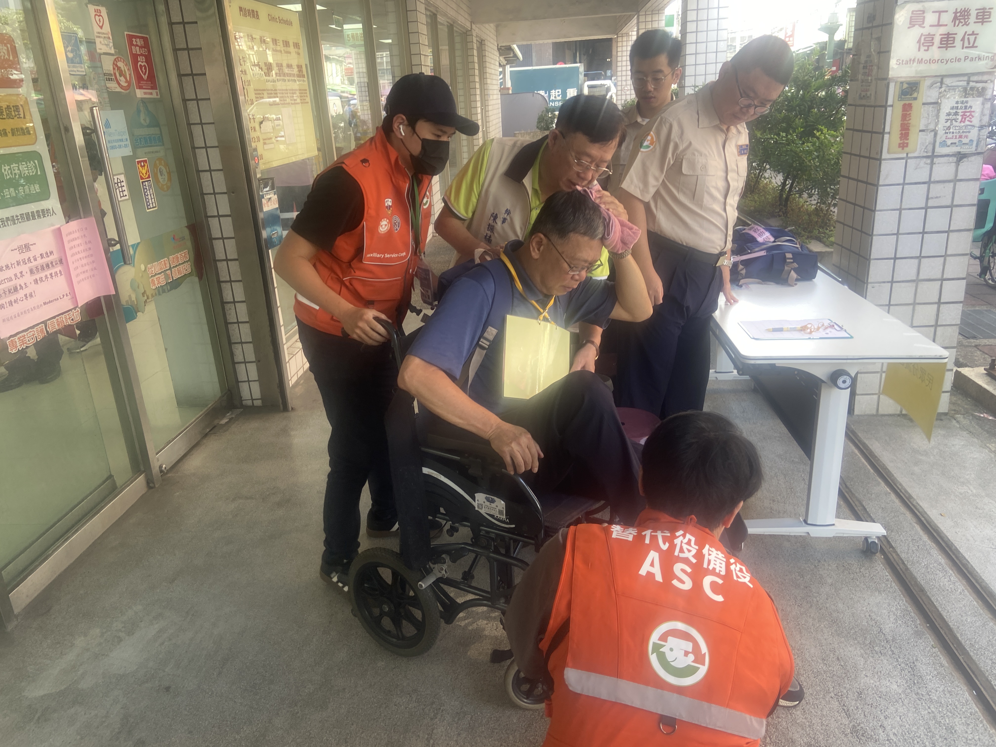 這群替代役役男在基礎訓練期間，均已扎實完成EMT-1（初級救護技術員）、防災士及志願服務等專業訓練，並取得相關國家證照；退役後則透過定期演訓召集持續精進。