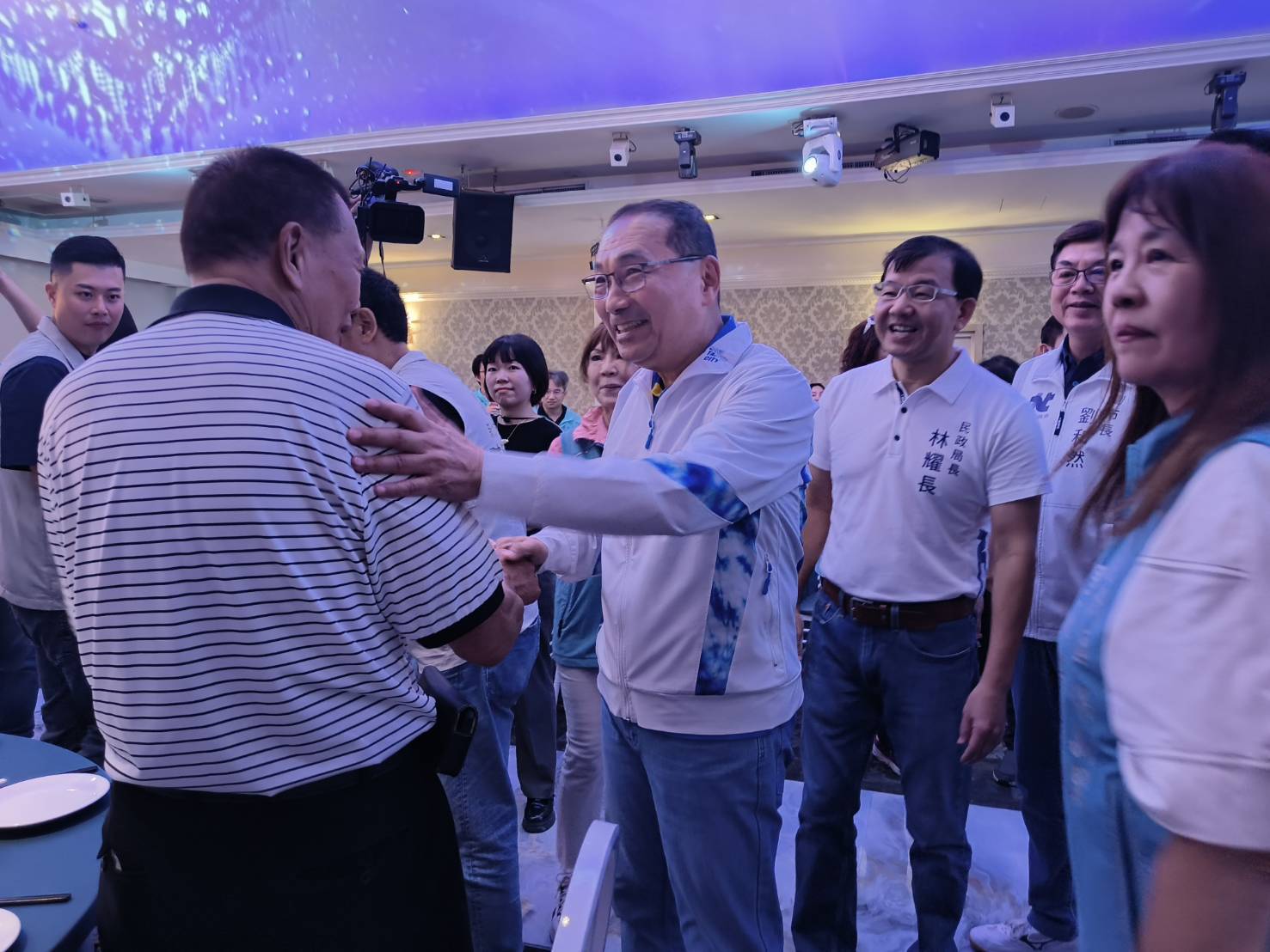 侯市長於里長交流座談會與里長及地方仕紳交流。