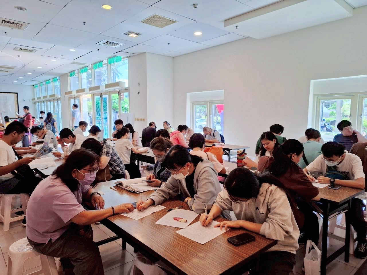 新北就博會人潮絡繹不絕
