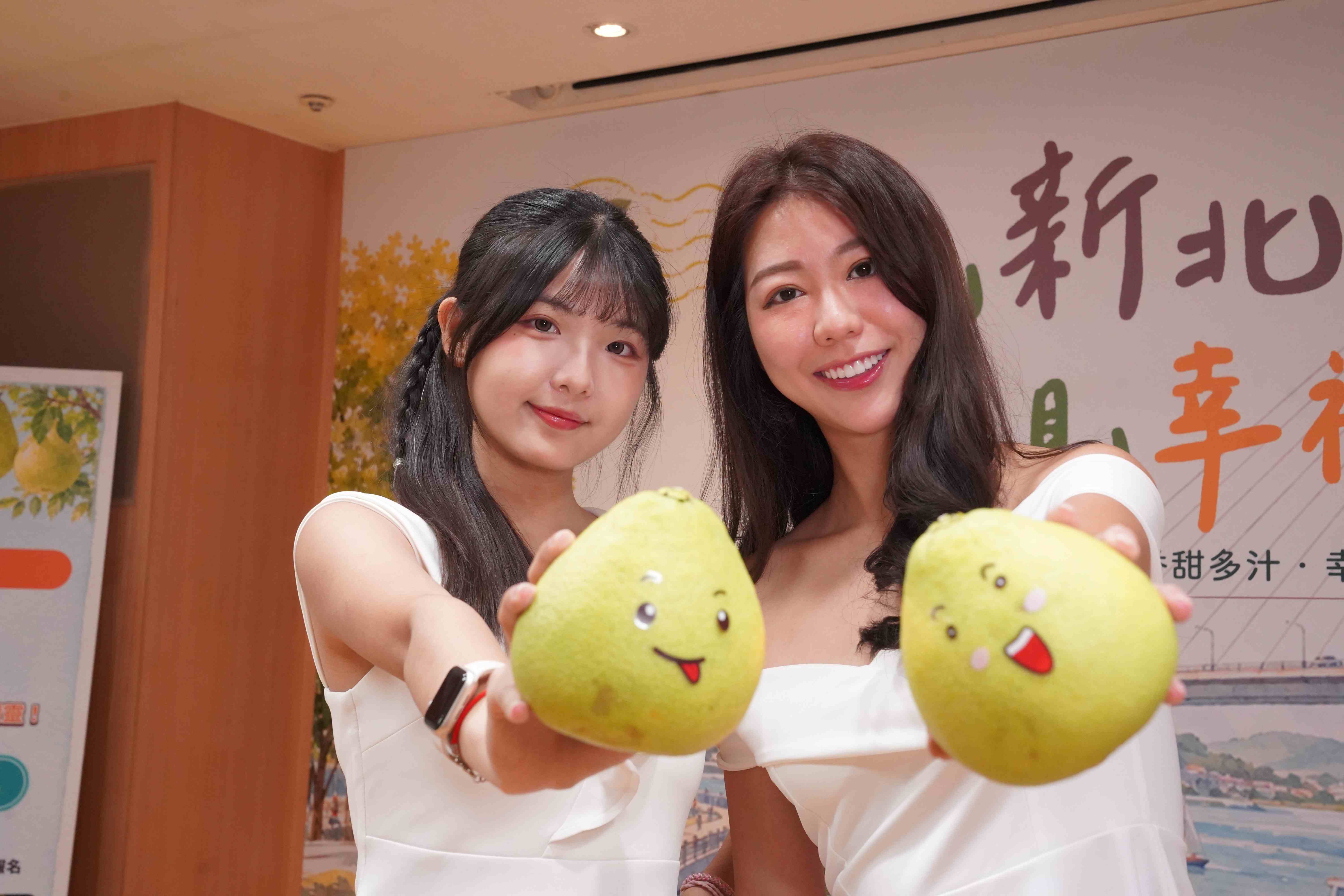 9月12、13日文旦柚展售會現場將集結40個特色攤位，除了祭出「100元換200元」加倍券外，新北市 2至12歲學童持兒童卡或幸福卡，可透過「新北市食農探索護照」參加打卡、集章抽好禮