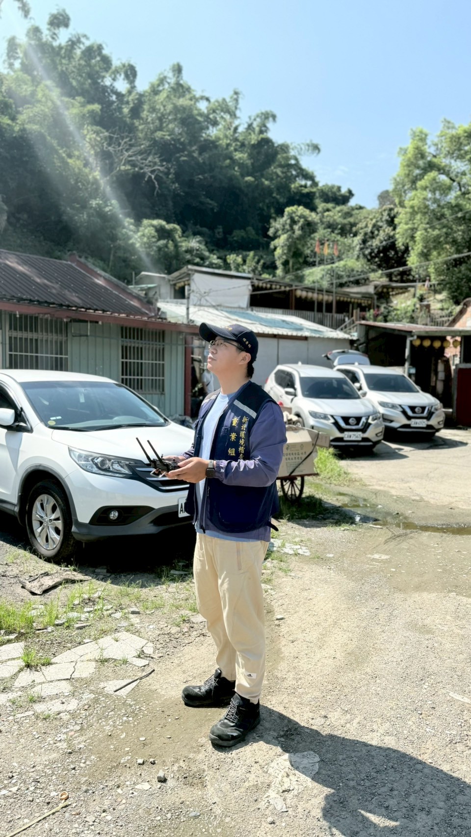 稽查人員使用無人機執行空拍作業辦案