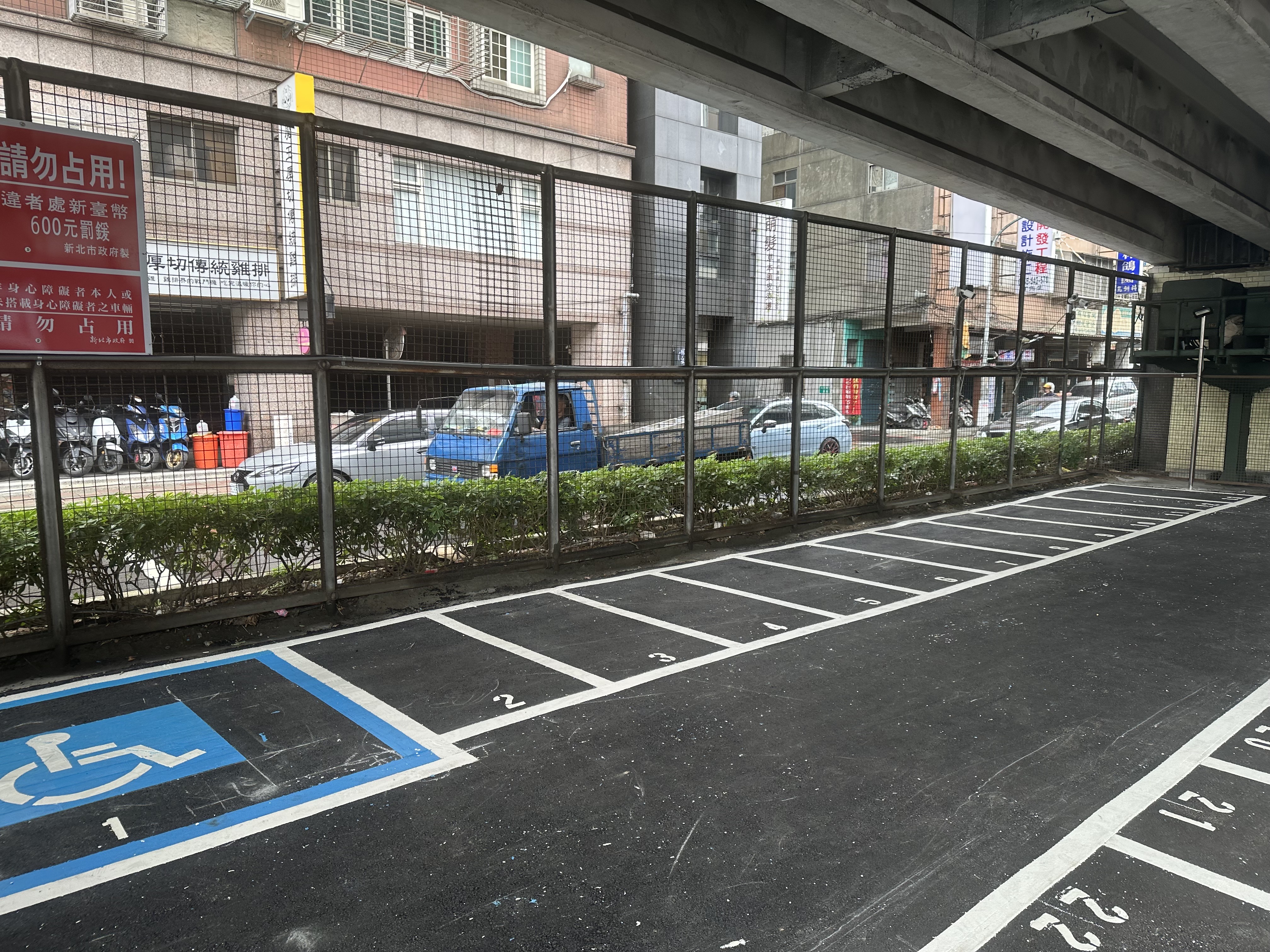 中正南路停車場2