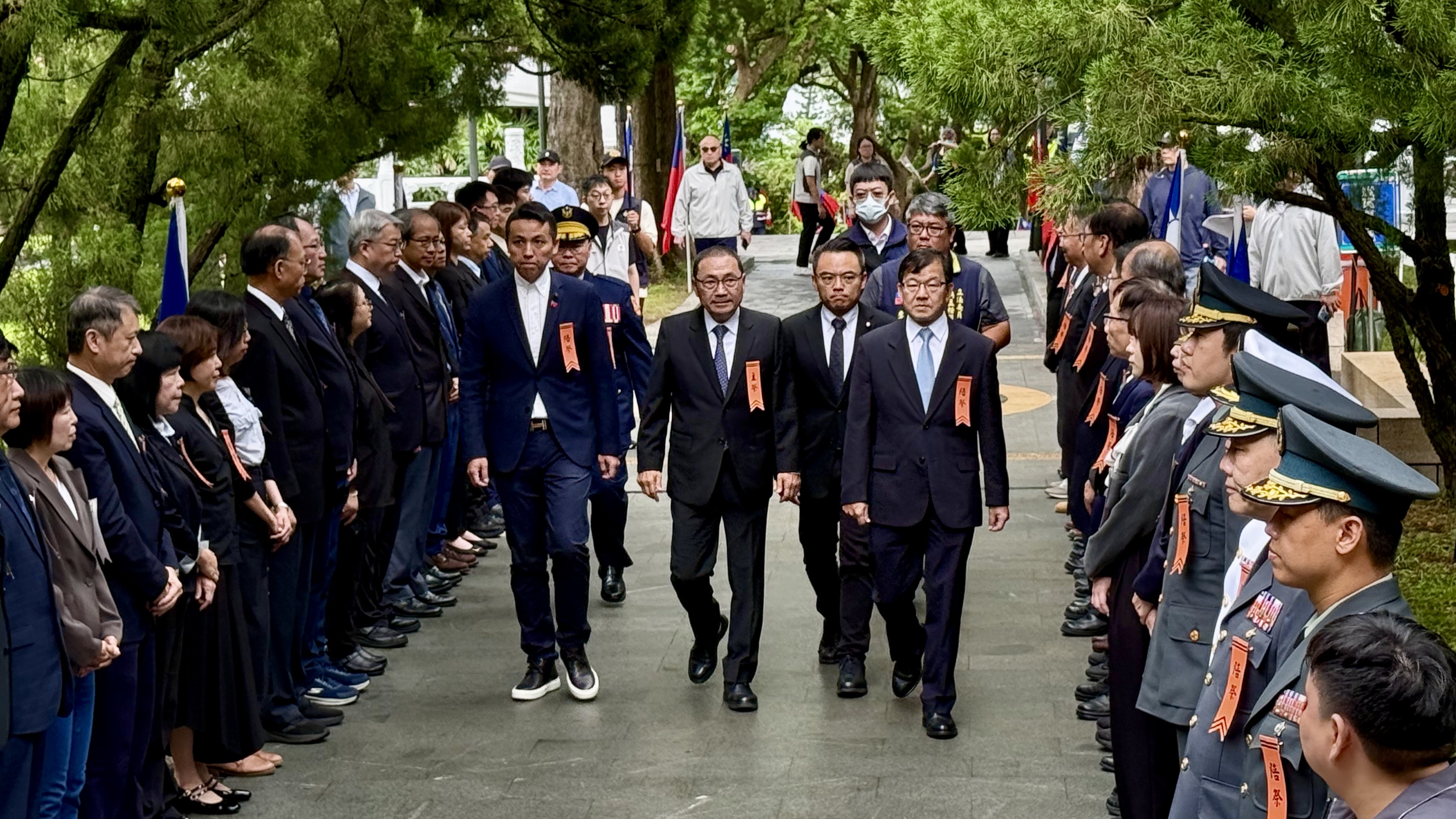 市長侯友宜今（3）日至淡水忠烈祠主持秋祭大典，率市府團隊、地方各界與烈義士遺族，以最崇高敬意向為國捐軀及因公殉職的英靈致祭。