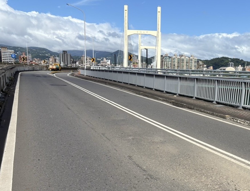 提升重陽橋結構安全與行車品質，養工處將於9月7日至13日夜間辦理橋面板修復工程，將封閉自強路五段汽車上橋匝道，機車道維持正常通行。