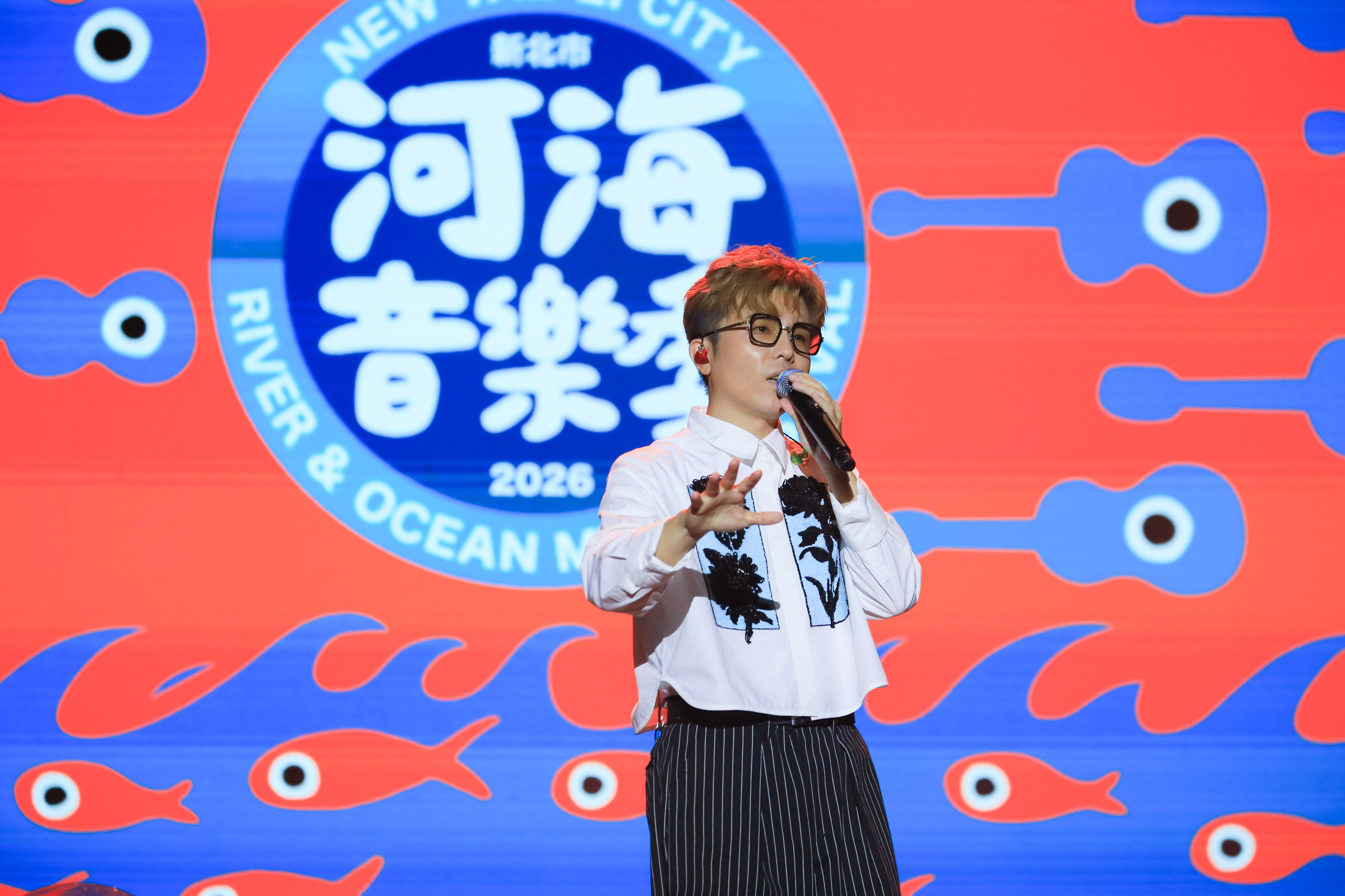  「小宇 宋念宇」以細膩且極具辨識度的R&B嗓音呈現豐富而多變的音樂魅力。