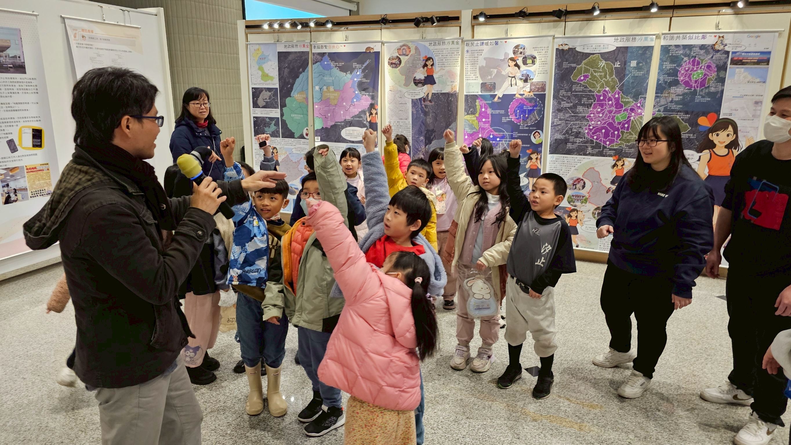 圖3-辦理「汐品萬金 案蘊止豐」檔案應用展，全面推廣檔案教育向下扎根，體現歷史留存價值