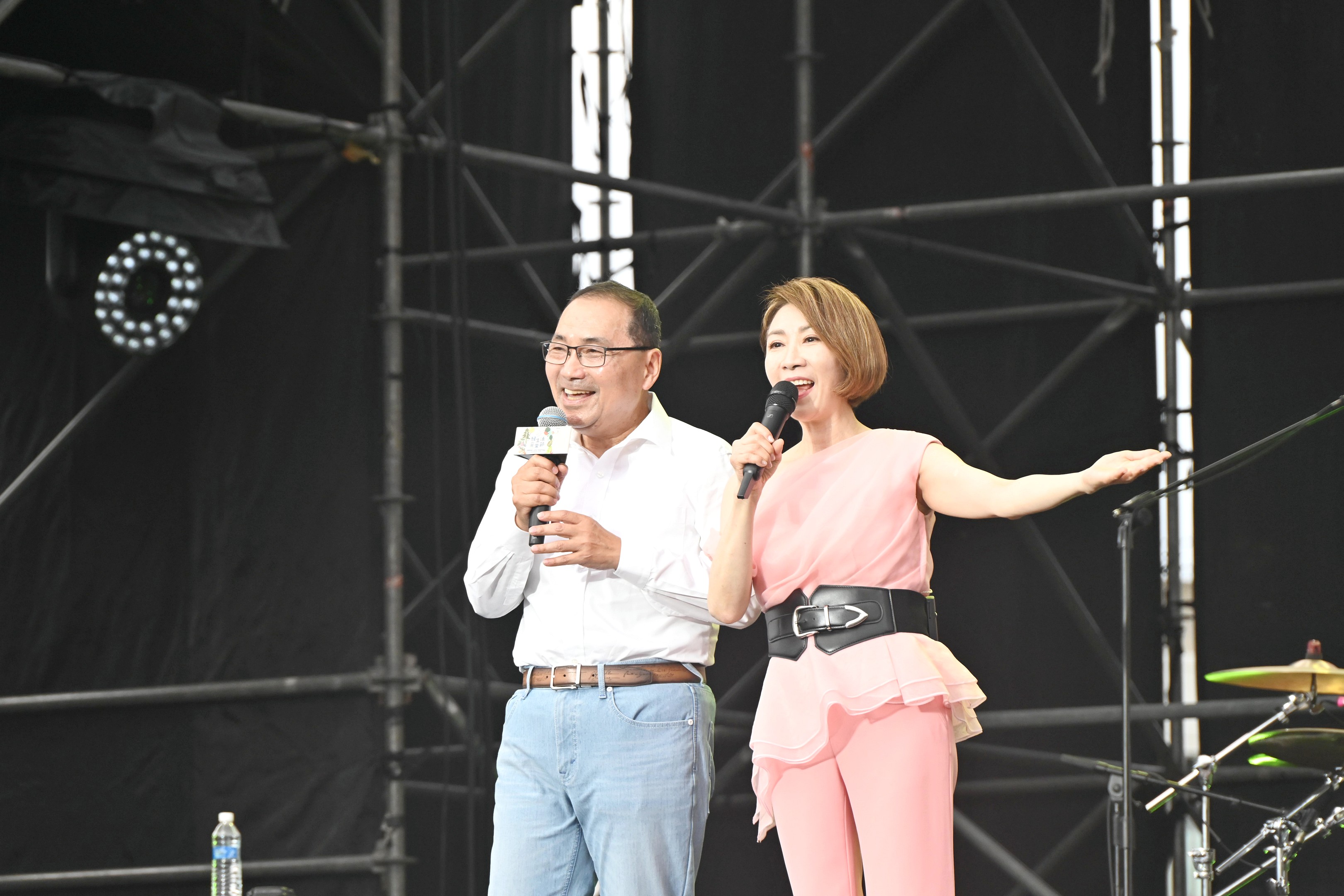 「2026新北市綠生活音樂節」首度來到新北市美術館舉辦，輔以捷運三鶯線帶來的便捷交通，讓不同世代都能在週末走進美術館，享受音樂、感受城市之美。