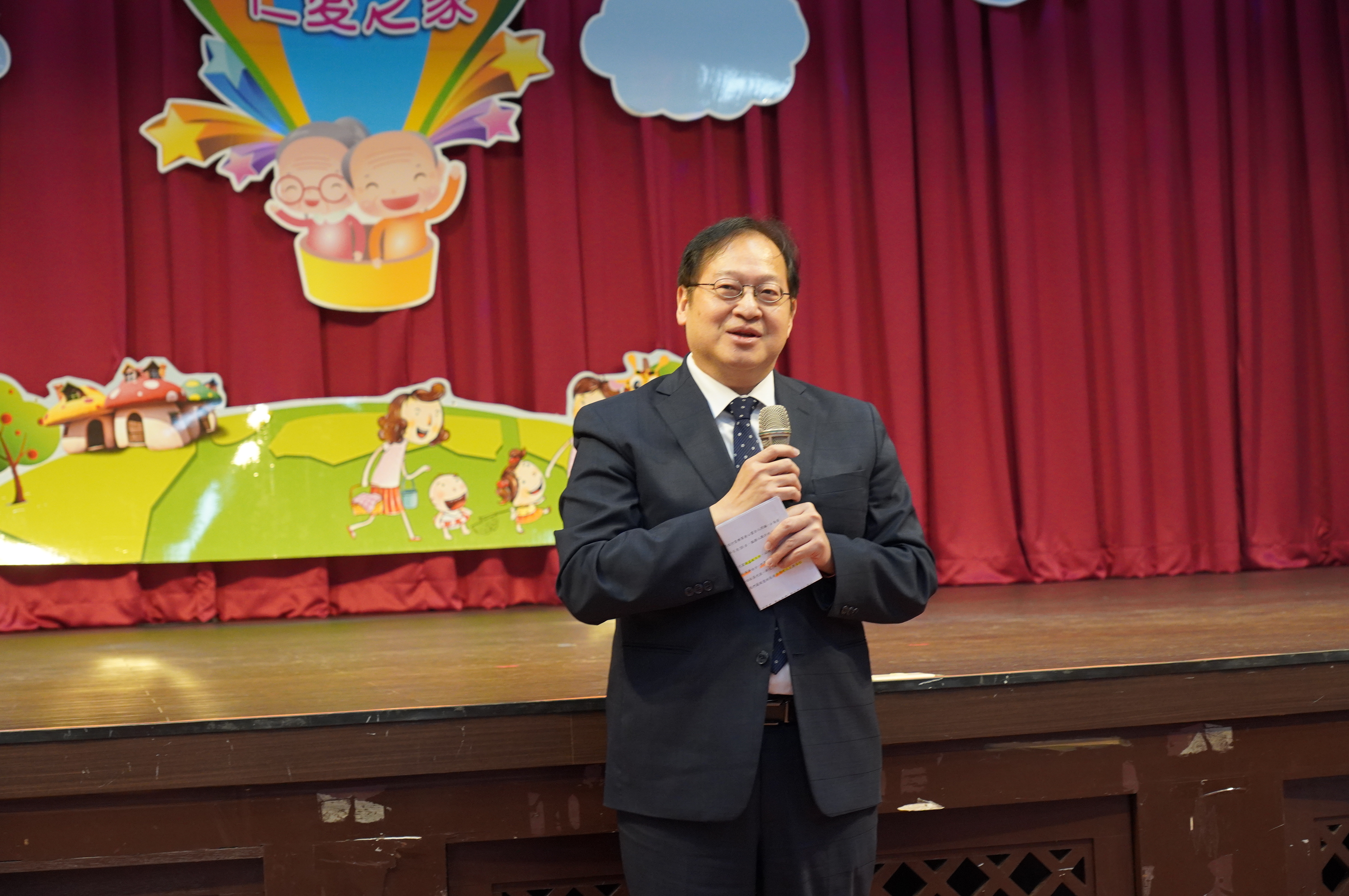  新北市政府副秘書長林豐裕感謝雄崎電梯、台北及新北IMC國際工商經營研究社及社員的投入，讓市府擴充無障礙服務，共同打造更完善的高齡友善照顧環境。