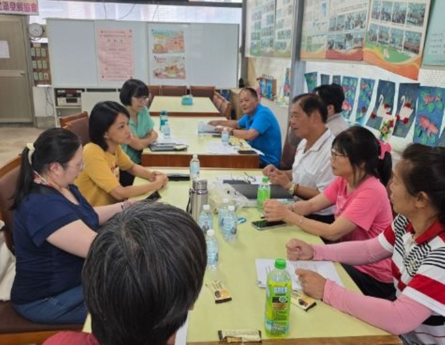 推動多方會談商議