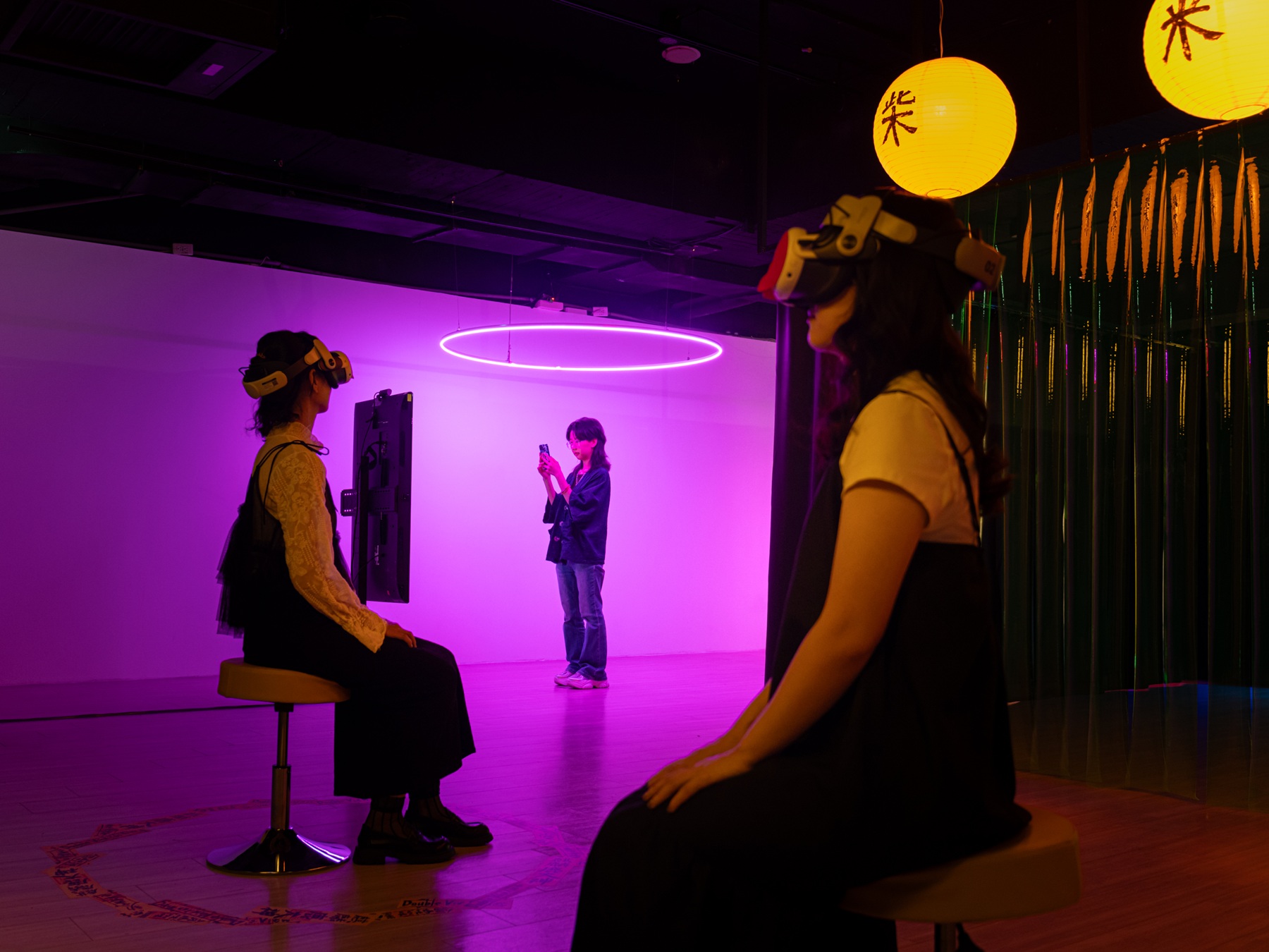 《穿越幻境-臺灣原創VR特展進擊中》即日起於府中15展出。