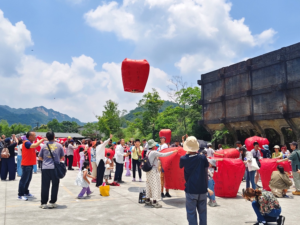 經發局希望透過補貼保費的方式鼓勵民眾投保，降低意外事故造成的損失。