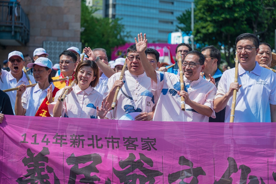 千人挑擔奉飯、祭祀大典到客家音樂展演，並結合青創市集、親子體驗等活動，邀請市民於國慶連假走進新北