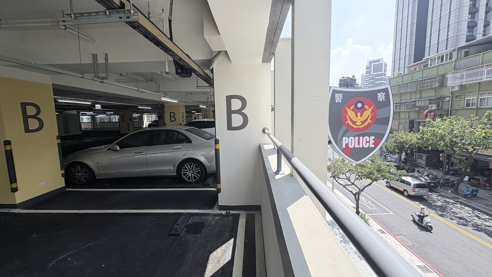 中興橋派出所同步進駐三重玫瑰立體停車場共構大樓，結合停車空間與警察駐點，提升周邊公共服務及治安維護。