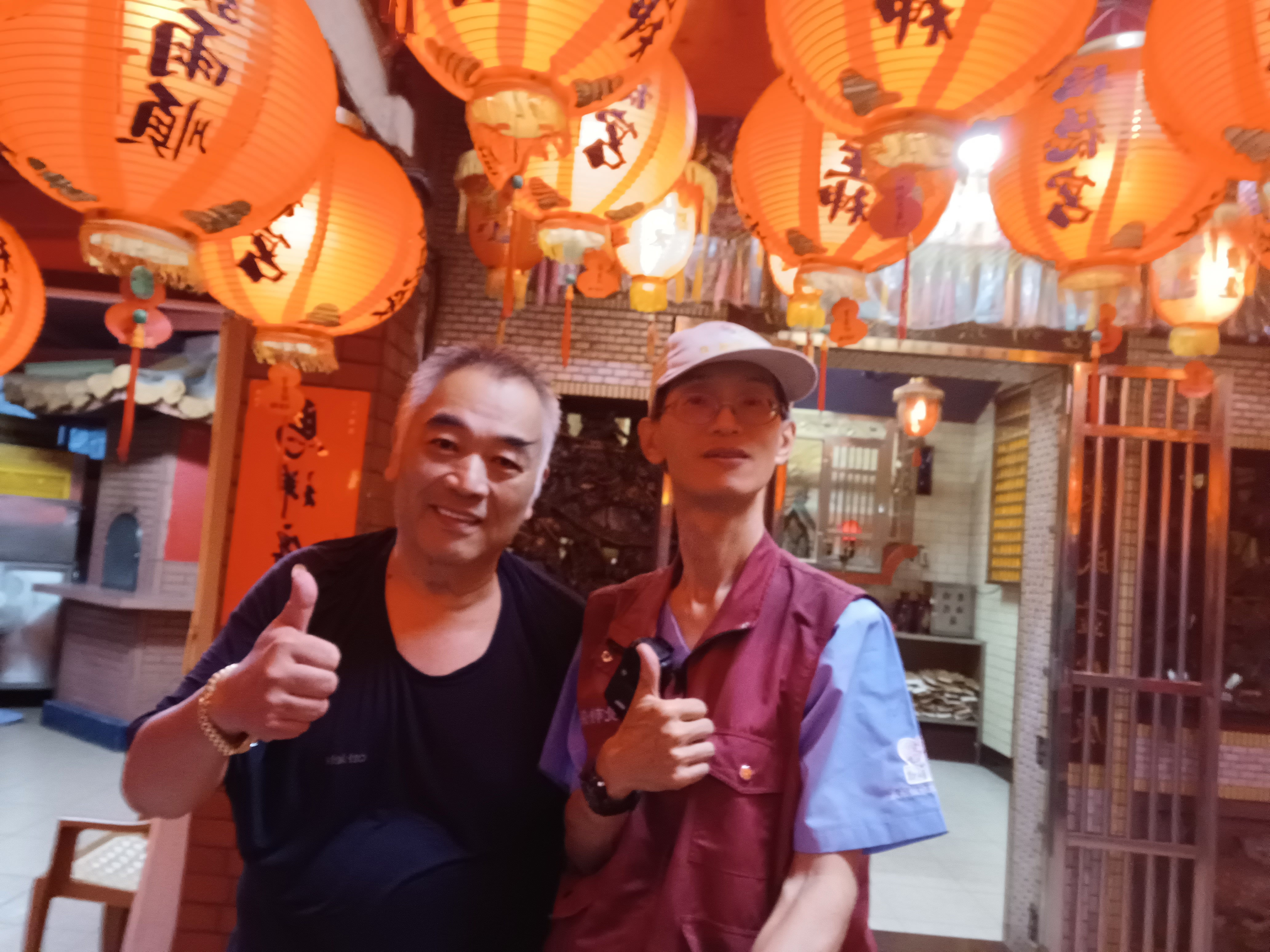 福德宮吳主委在場目睹救援成功，對於動保處利用智慧救援動物給個讚!