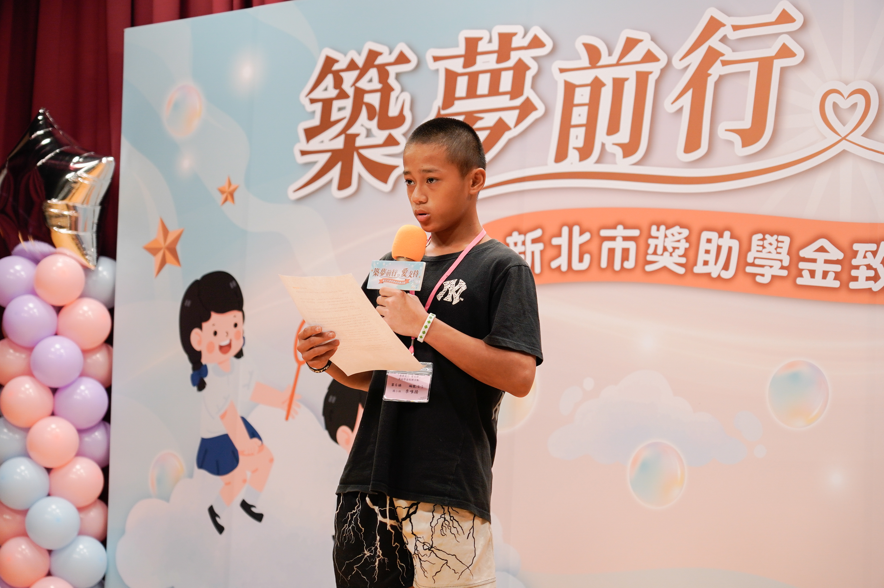 代表受贈的小李感謝此次支持，也堅定表示未來有能力時，希望能將愛心傳遞下去。