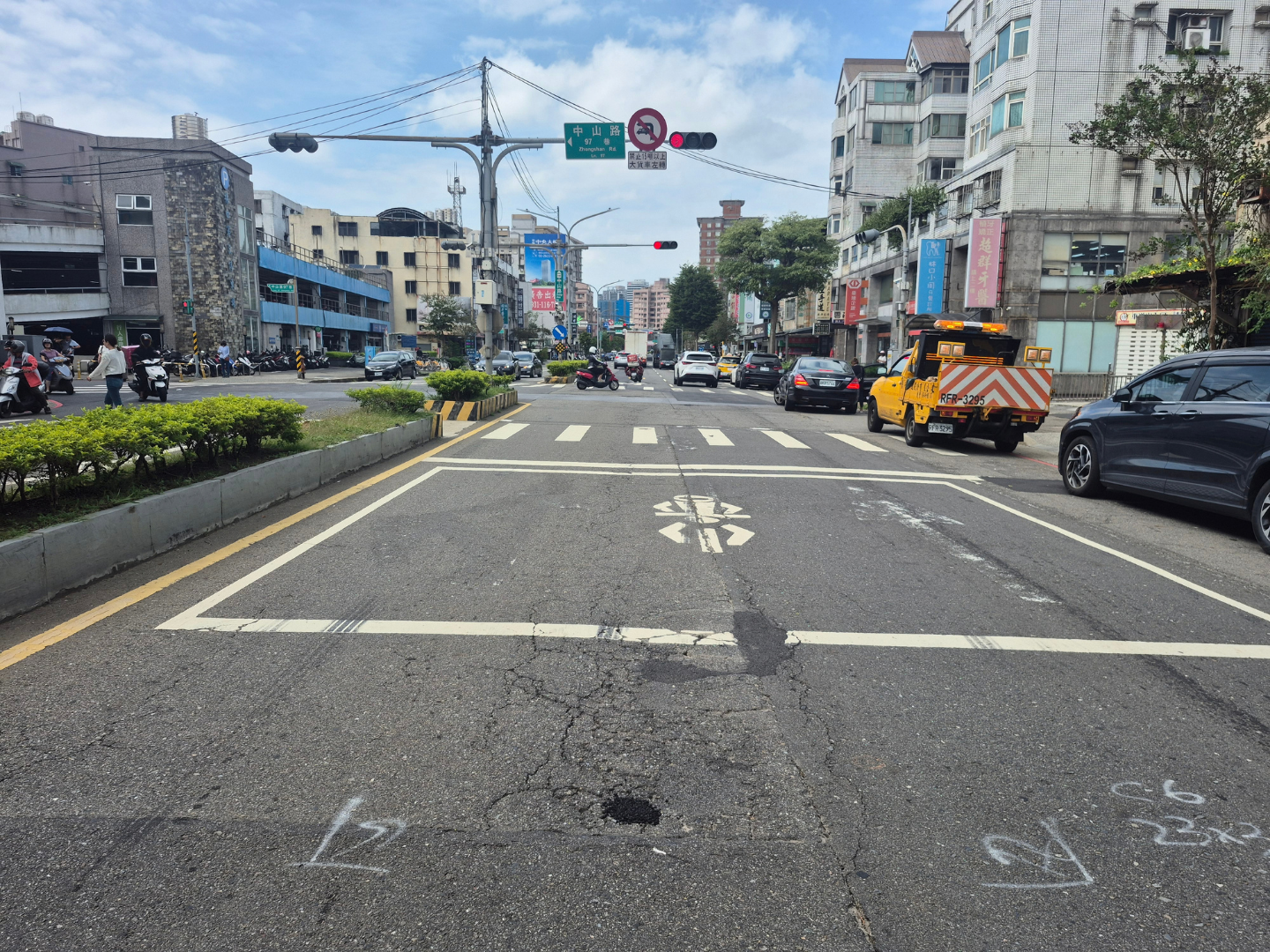 林口區中山路(中正路至文化一路二段)將於10月13日至16日夜間銑鋪工程，將封閉施工車道及部分路口，用路人行經請減速慢行。
