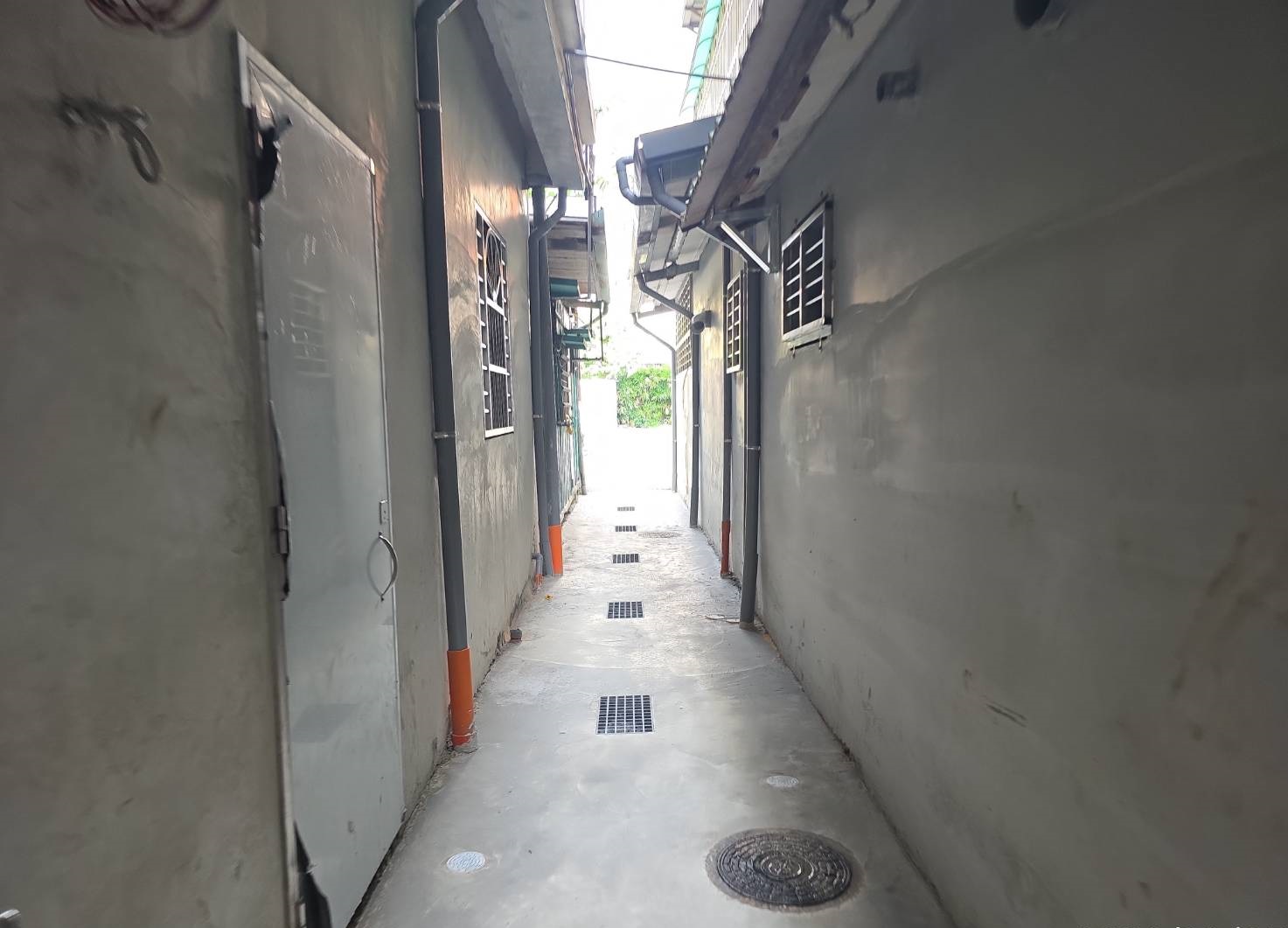 後巷完成接管後環境得以改善，大幅提升住戶居住品質(示意照)