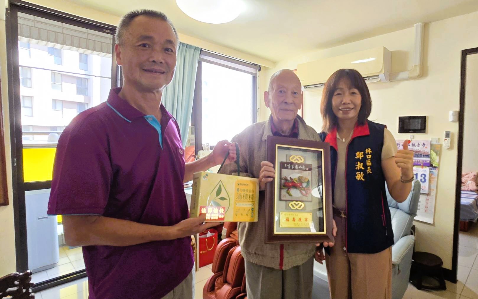 02.今年邁入99歲的東勢里馮伯伯認為運動及保持好心情，是健康的不二法門！