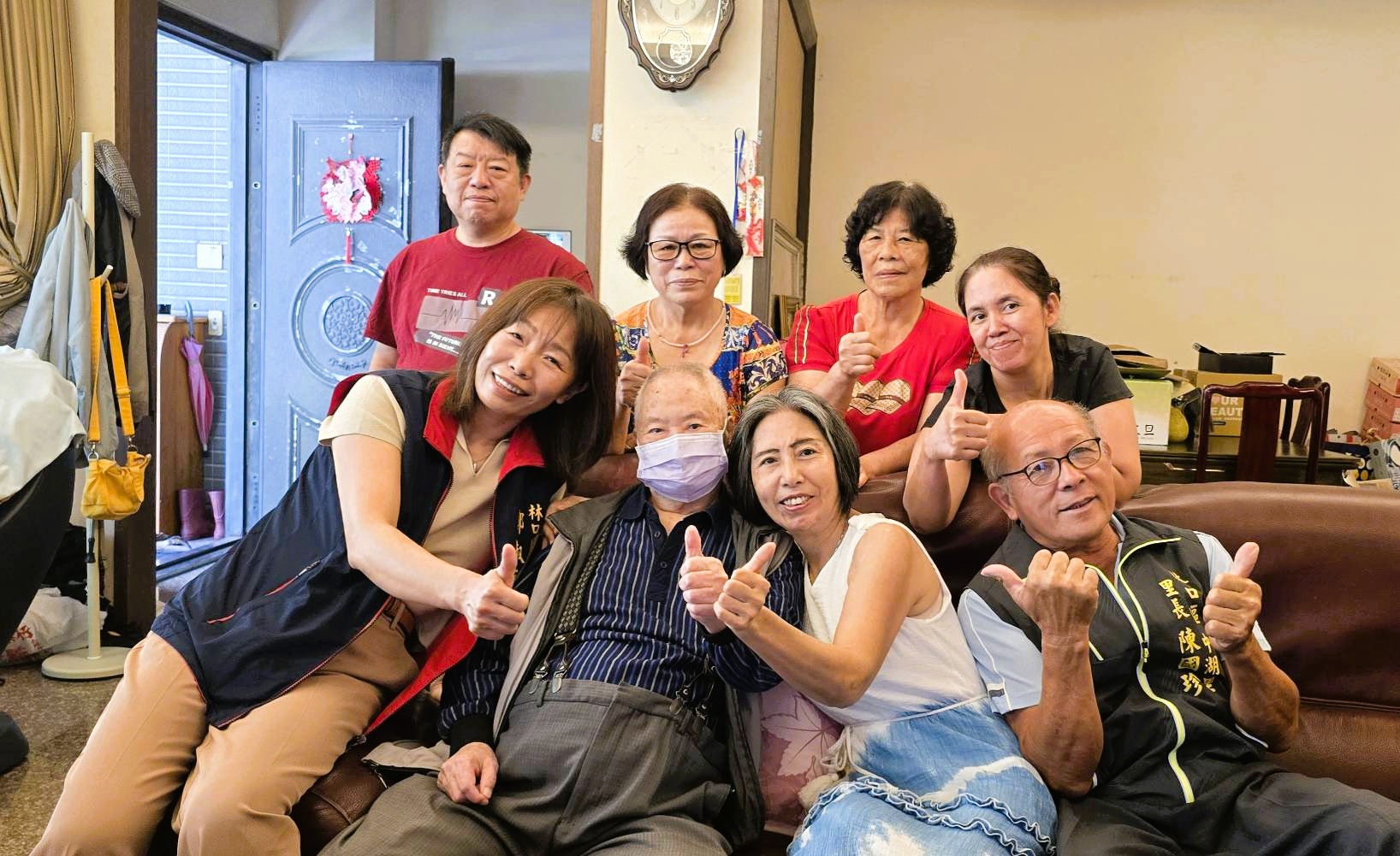 03.中湖里陳伯伯思路清晰與區長話家常