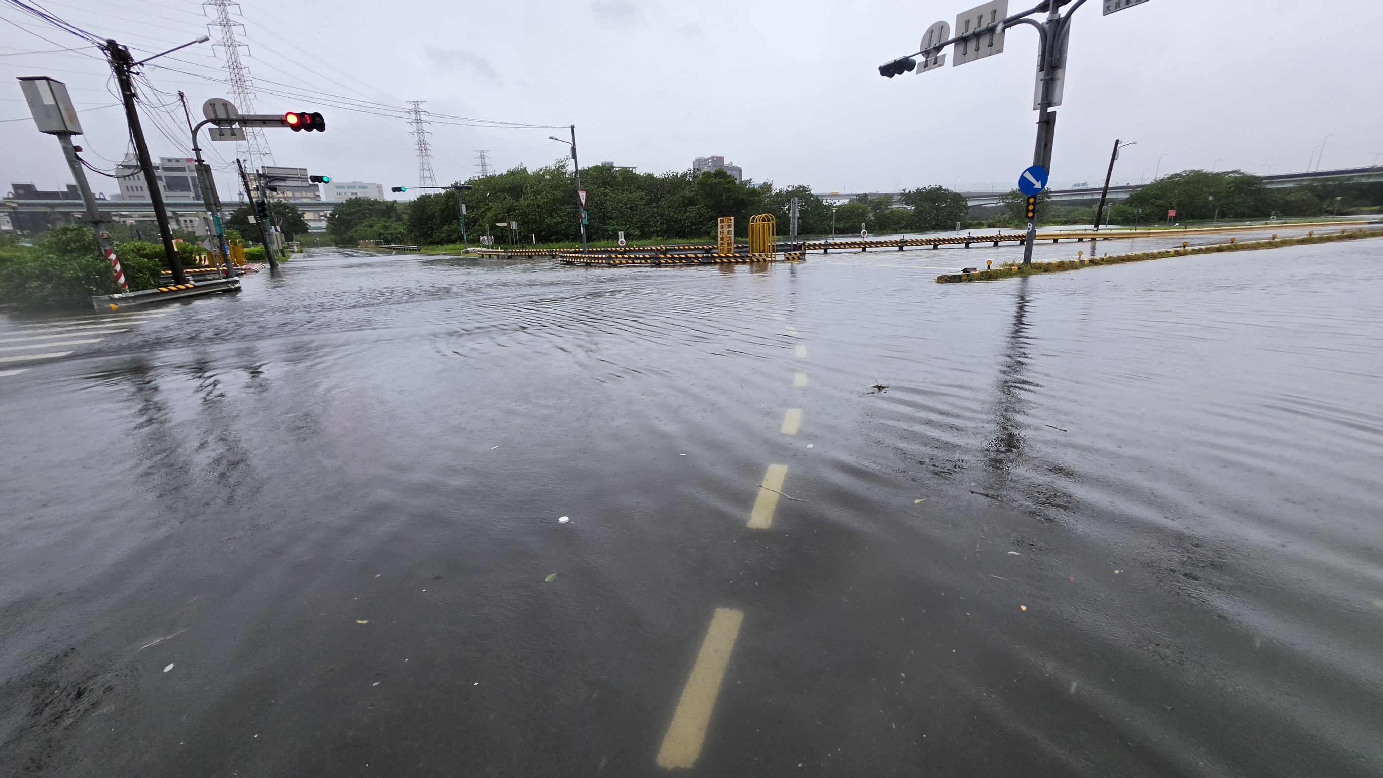  疏洪十二路以北之疏洪道路（含4、5及7號越堤道）有積淹水情況2