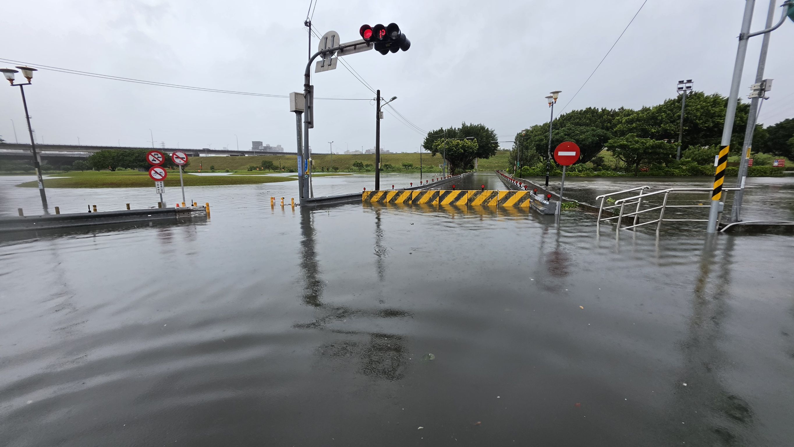  疏洪十二路以北之疏洪道路（含4、5及7號越堤道）有積淹水情況3