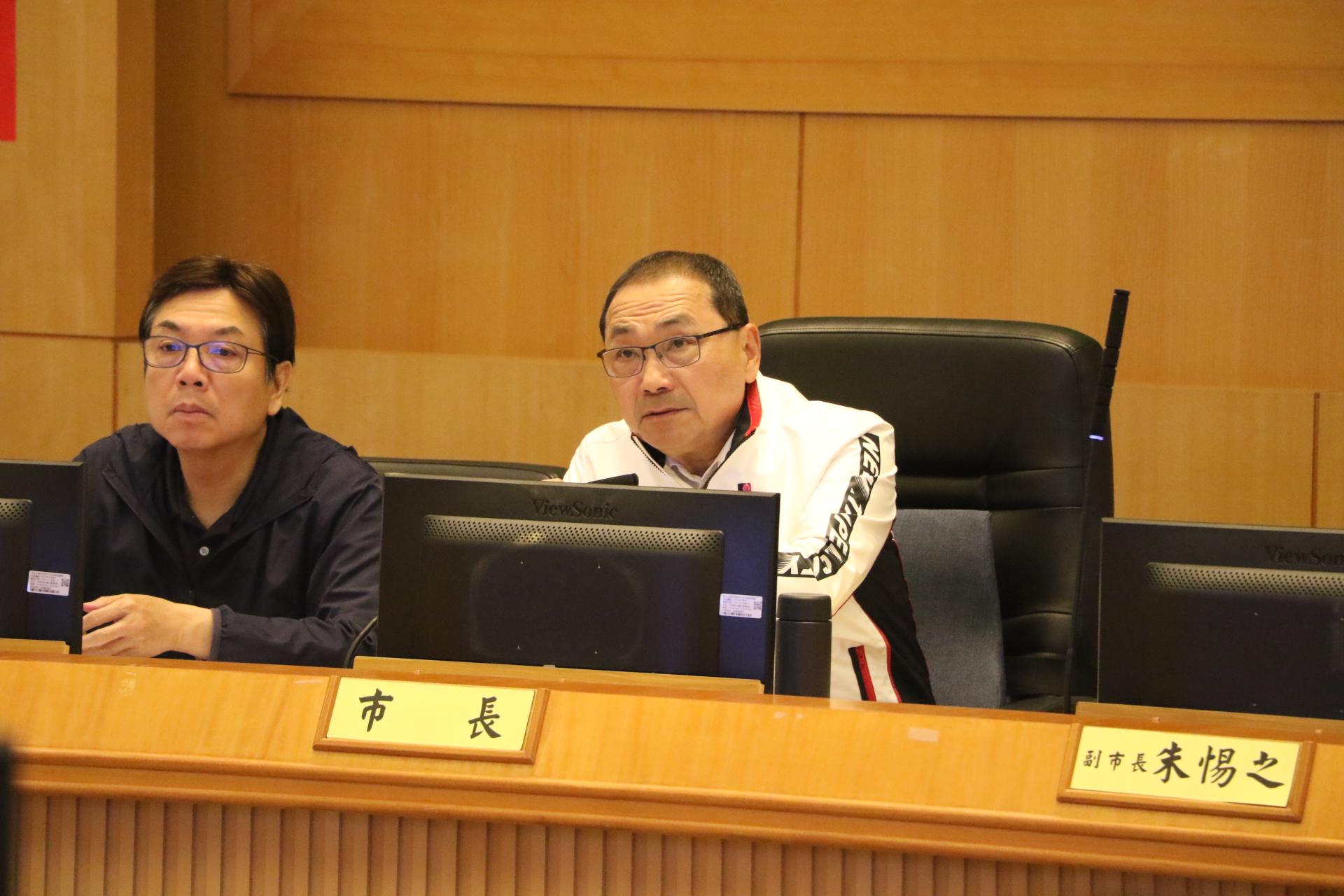  侯友宜市長強調，新北雖然全國六都人均預算最少，但為了全齡照顧，社福預算逐年增加；同時運用「好日子愛心大平台」，使新北成為最幸福的城市。