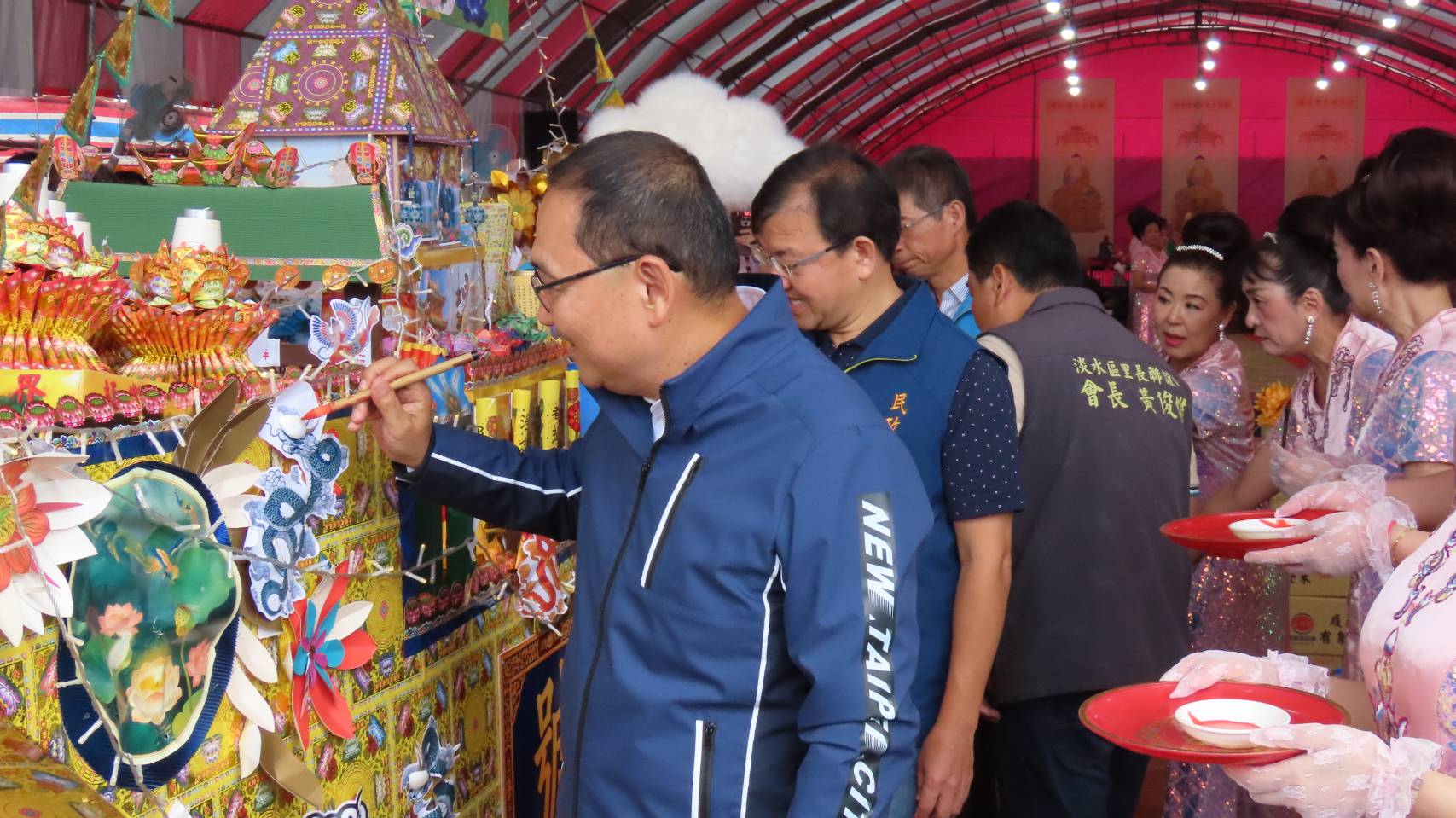 市長侯友宜進行西方船點睛儀式。