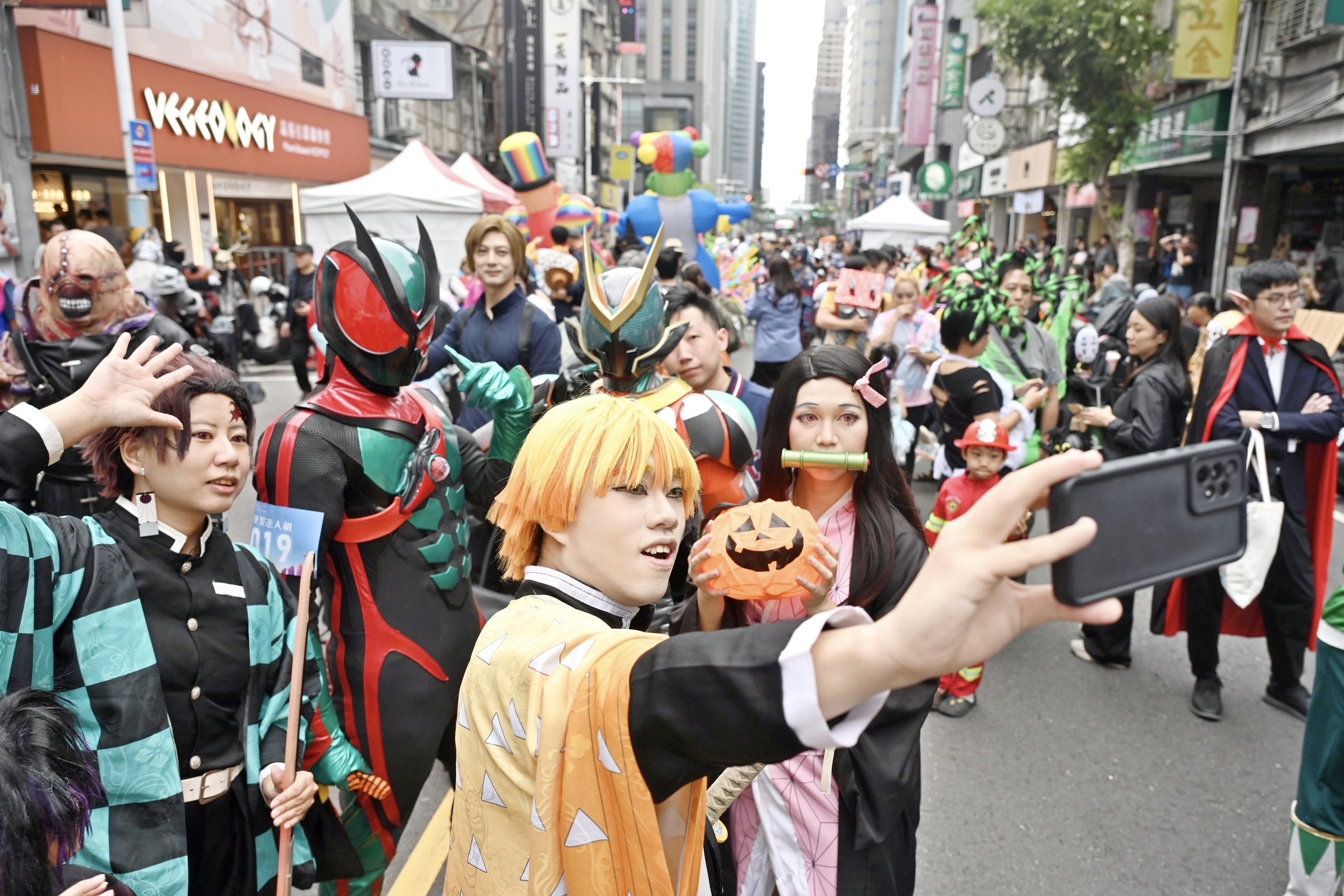 「2026府中搞什麼鬼」活動將持續至11月1日，歡迎民眾把握週末前來同樂。