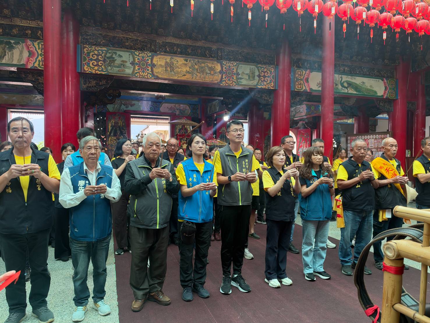 1.	區長及貴賓祈福祭拜