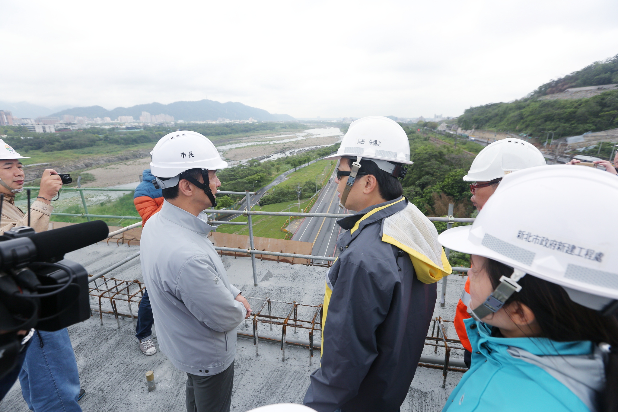 朱市長視察三鶯二橋新建工程，關心工程進度嚴格要求品質